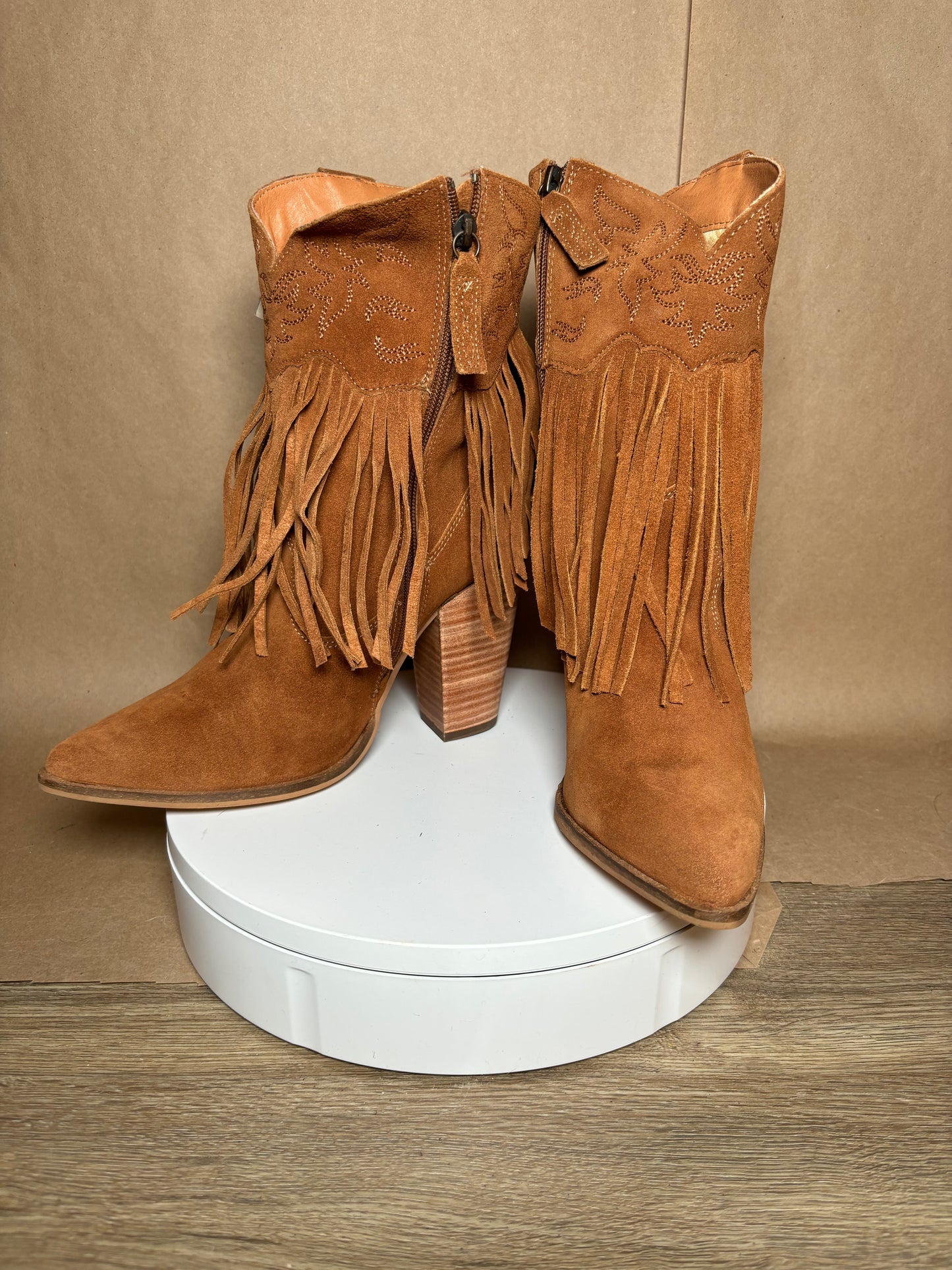 DINGO size 10 Crazy Train Camel Fringe boots NEW IN BOX