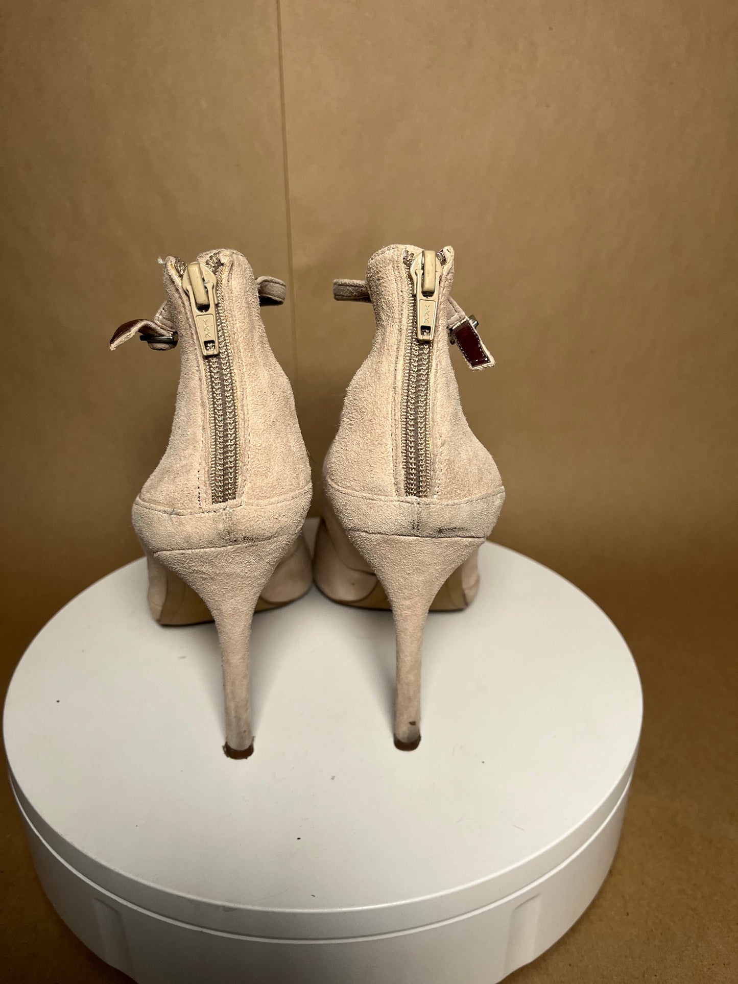 BCBG size 9 nude heels USED