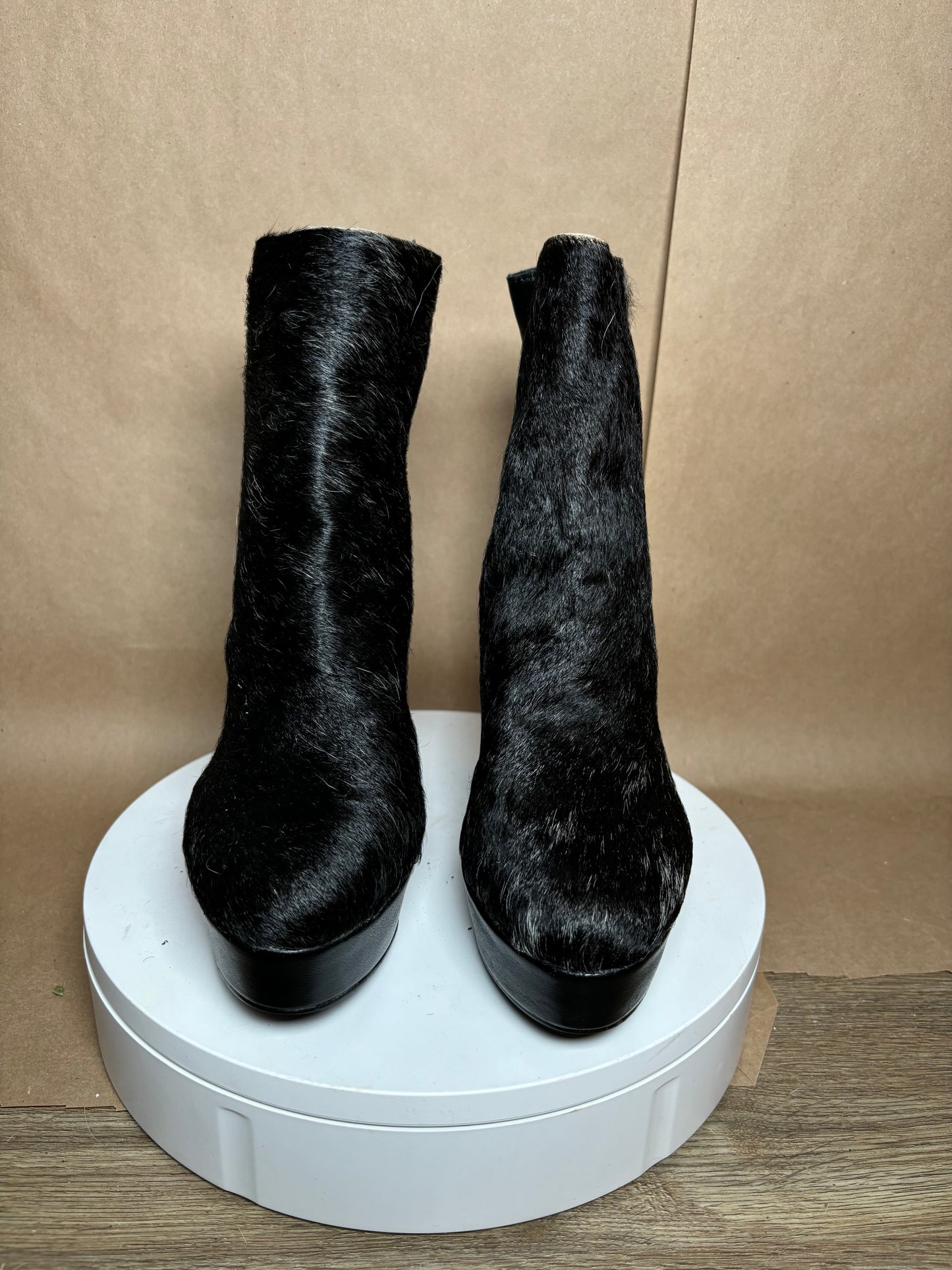 Alcalas size 10 genuine cow hide booties NEW WITHOUT TAGS