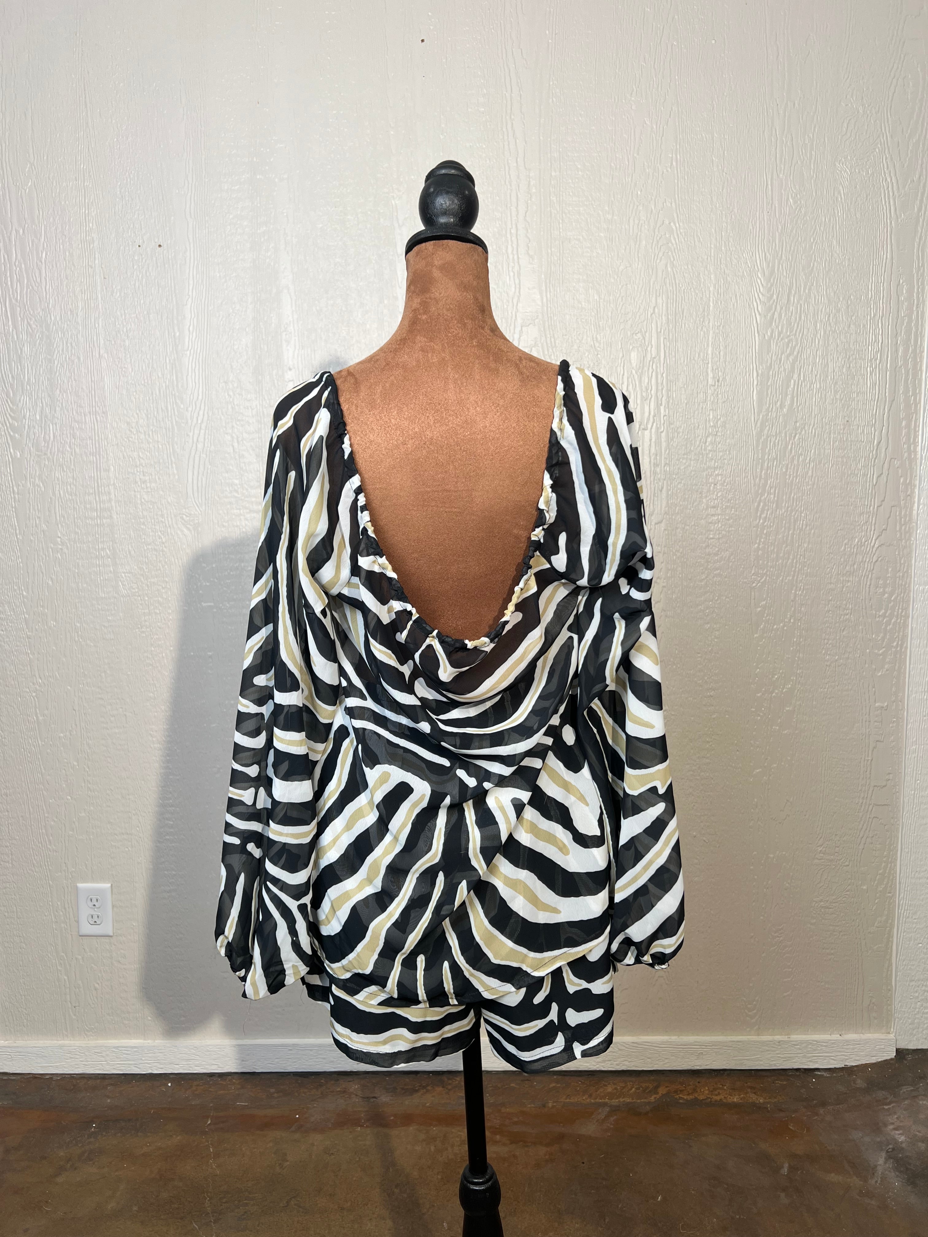 Fashion Nova size small shorts set NWT