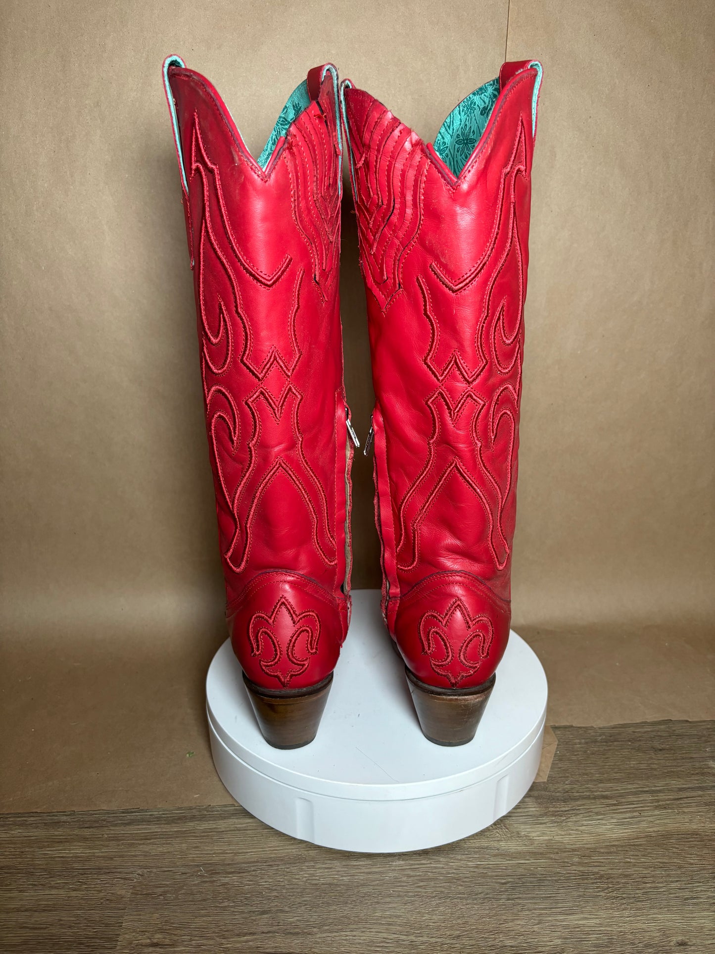 Corral size 10 Embroidery red snip toe boots GENTLY USED