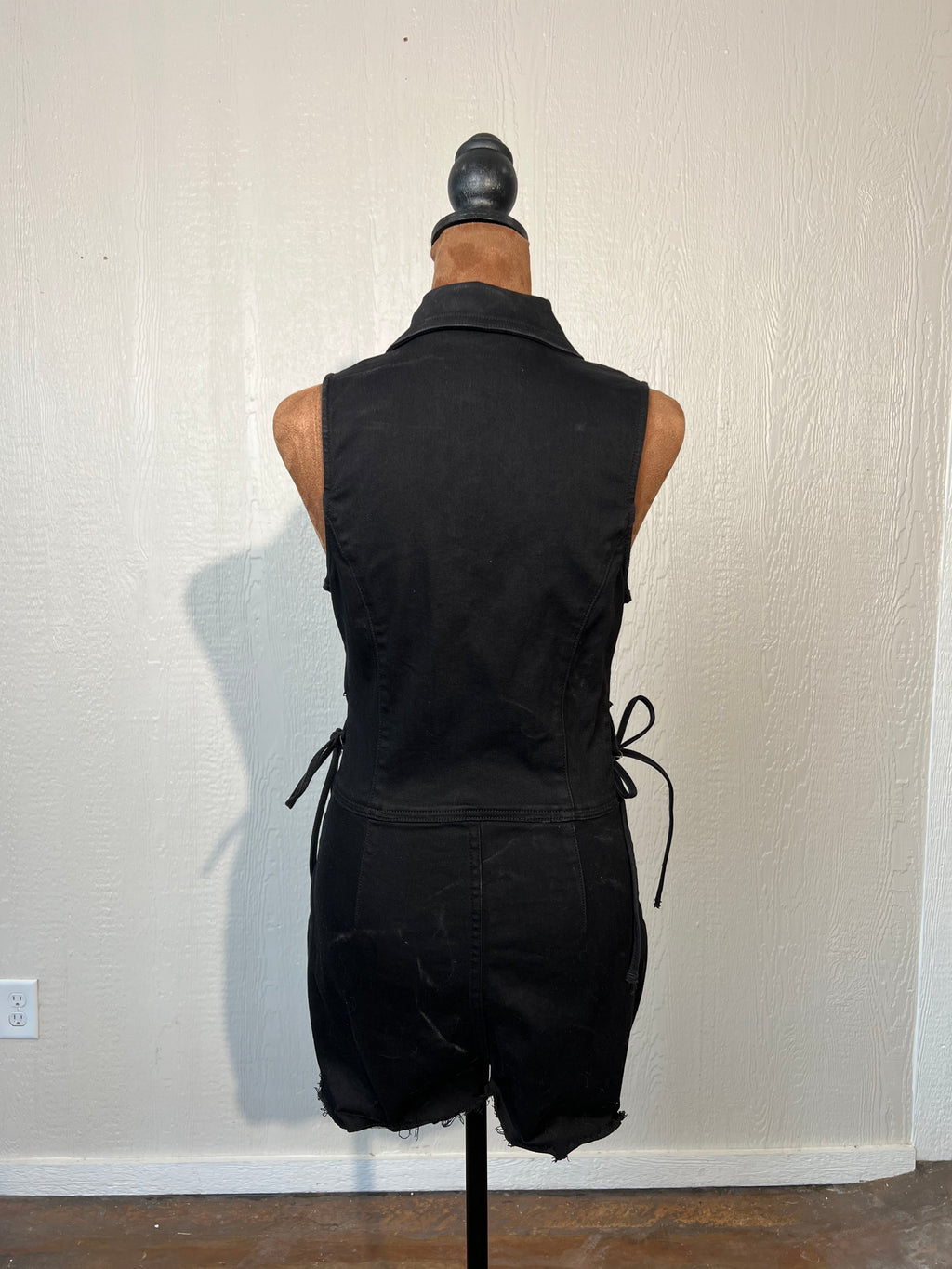 IDYLLWIND size small romper USED