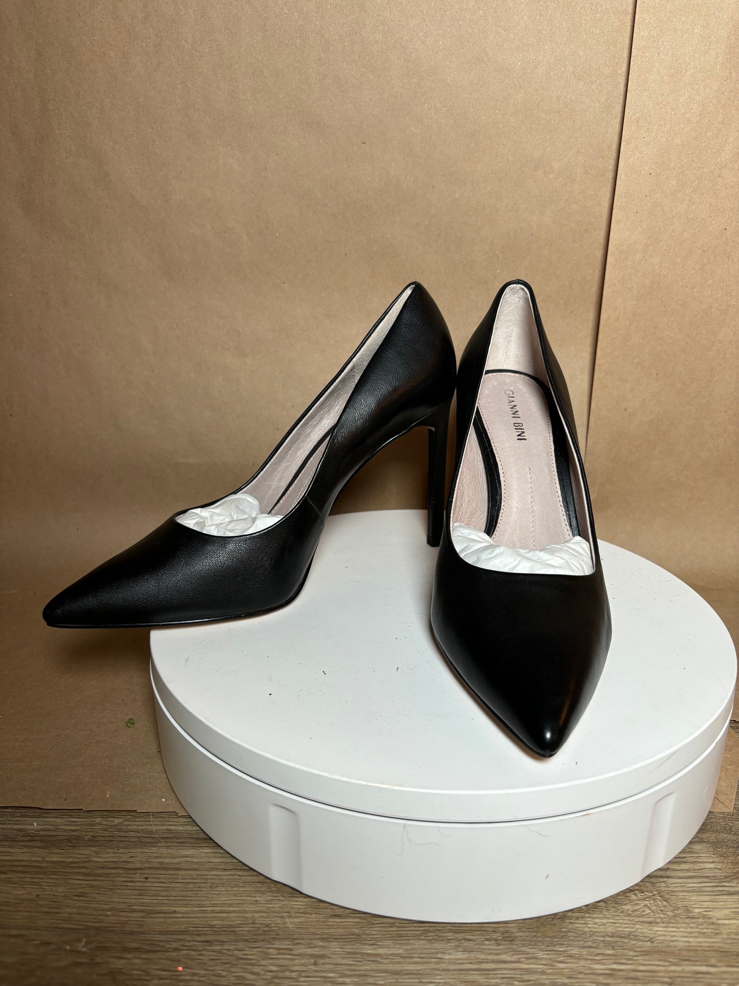 Gianni Bini size 9.5 pumps NEW IN BOX