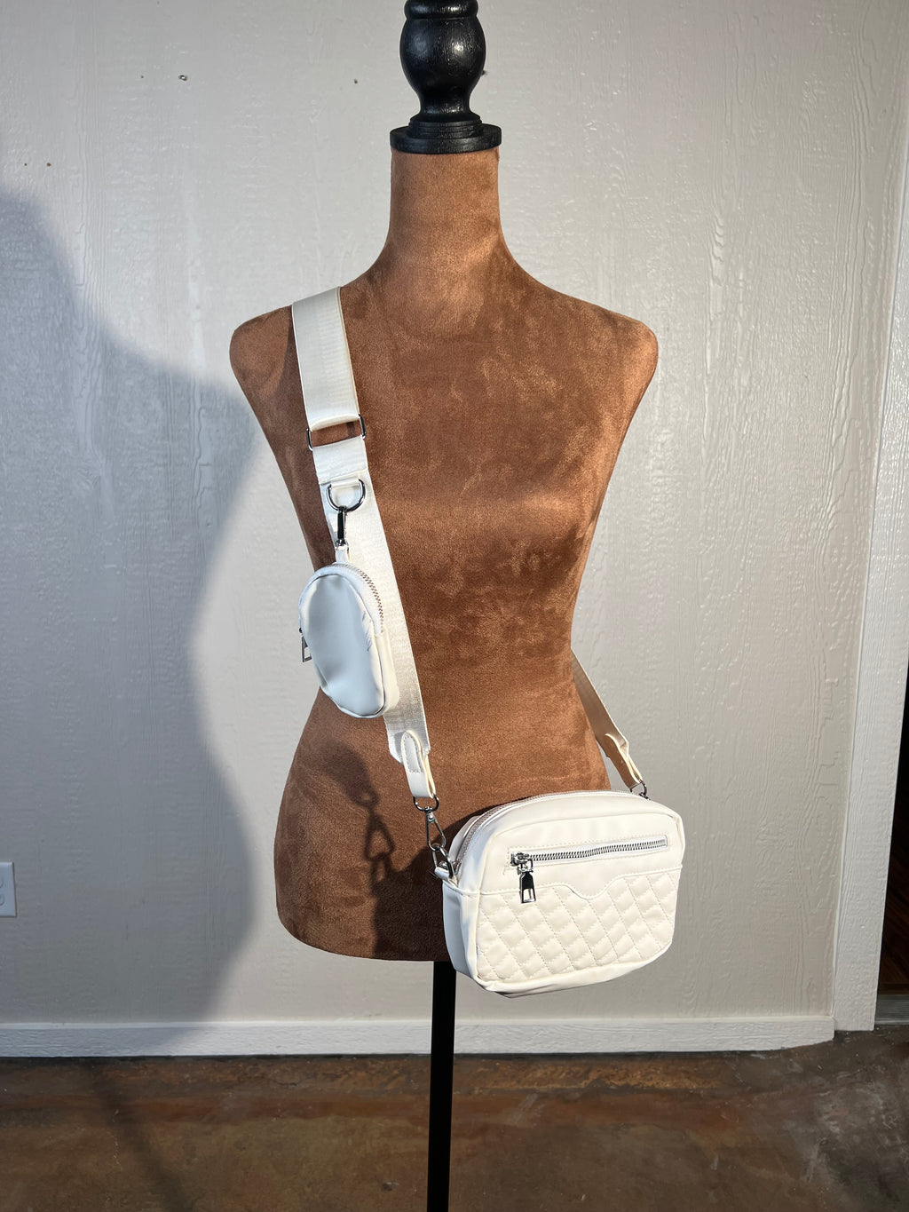 Amazon Fashion cross body GENTLY USED
