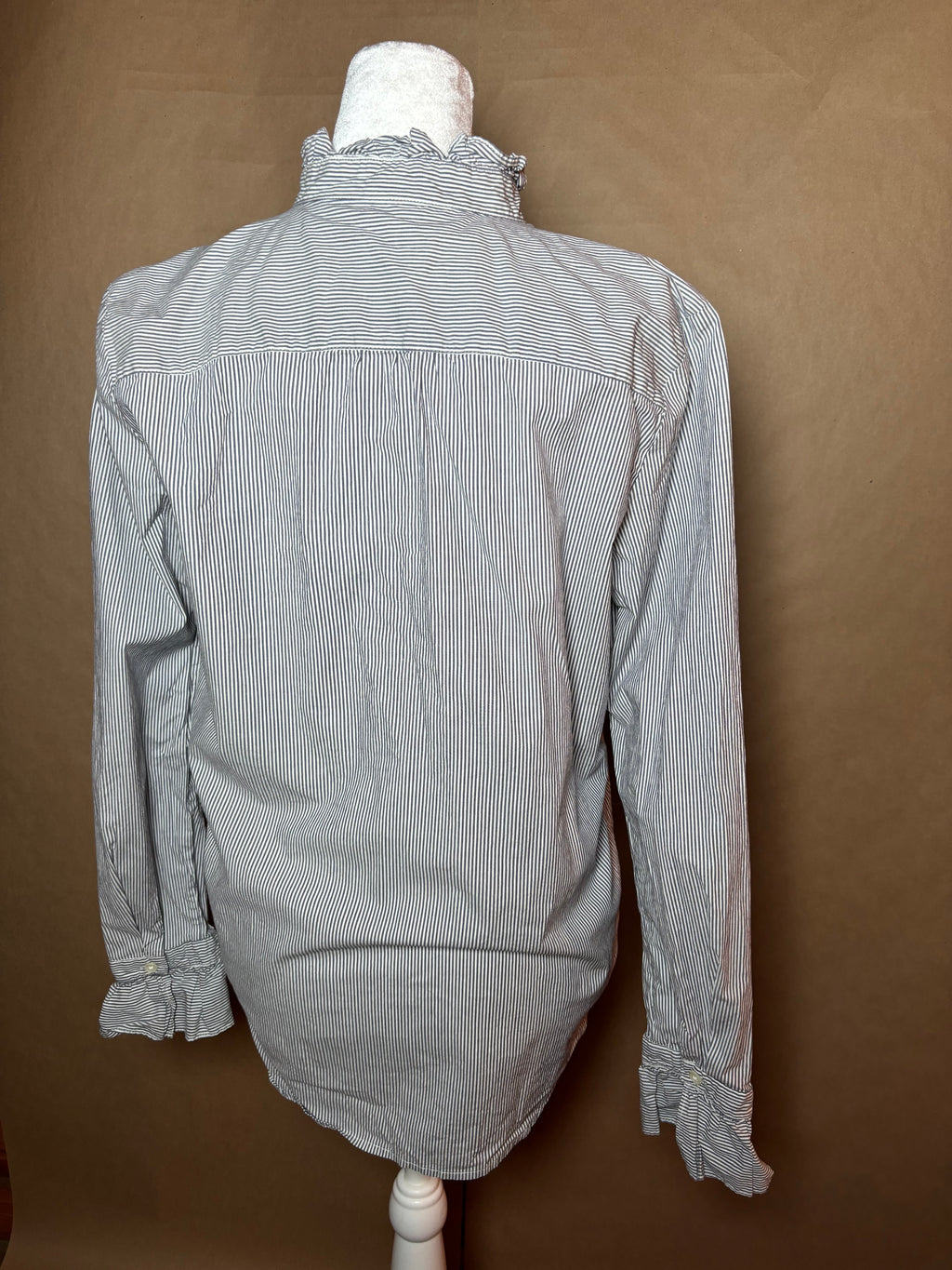 Ann Taylor size small button up USED
