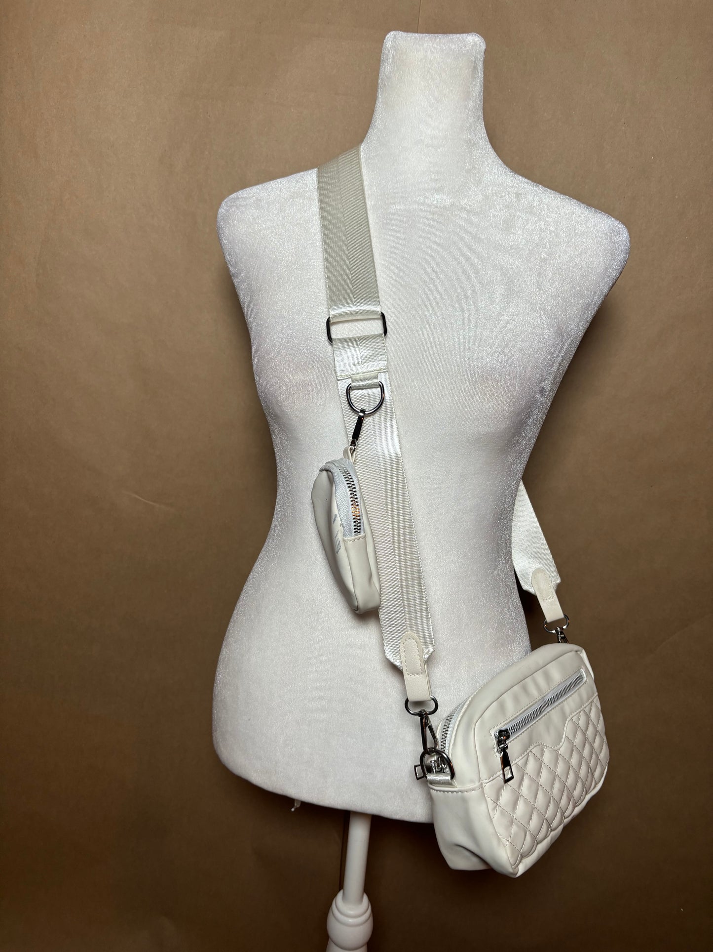 simple crossbody white bag LIKE NEW