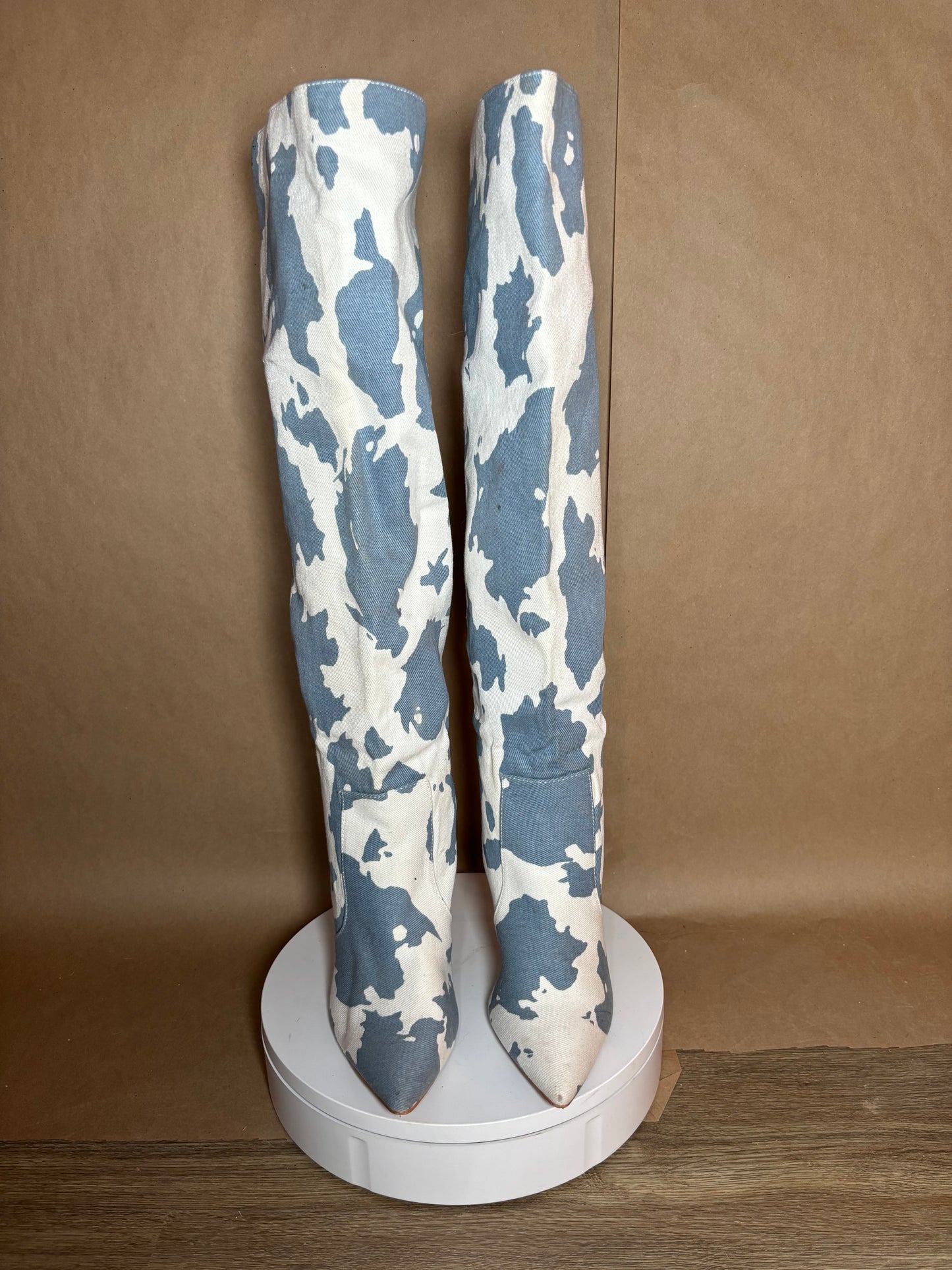 So Me Friare size 10 blue cow print boots LIKE NEW