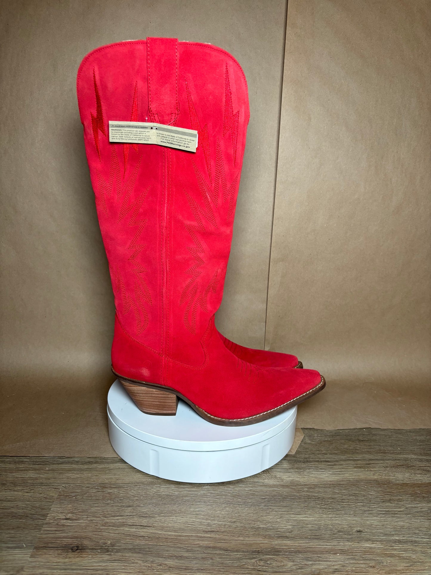 DINGO size 10 red Thunder Road boots NEW IN BOX