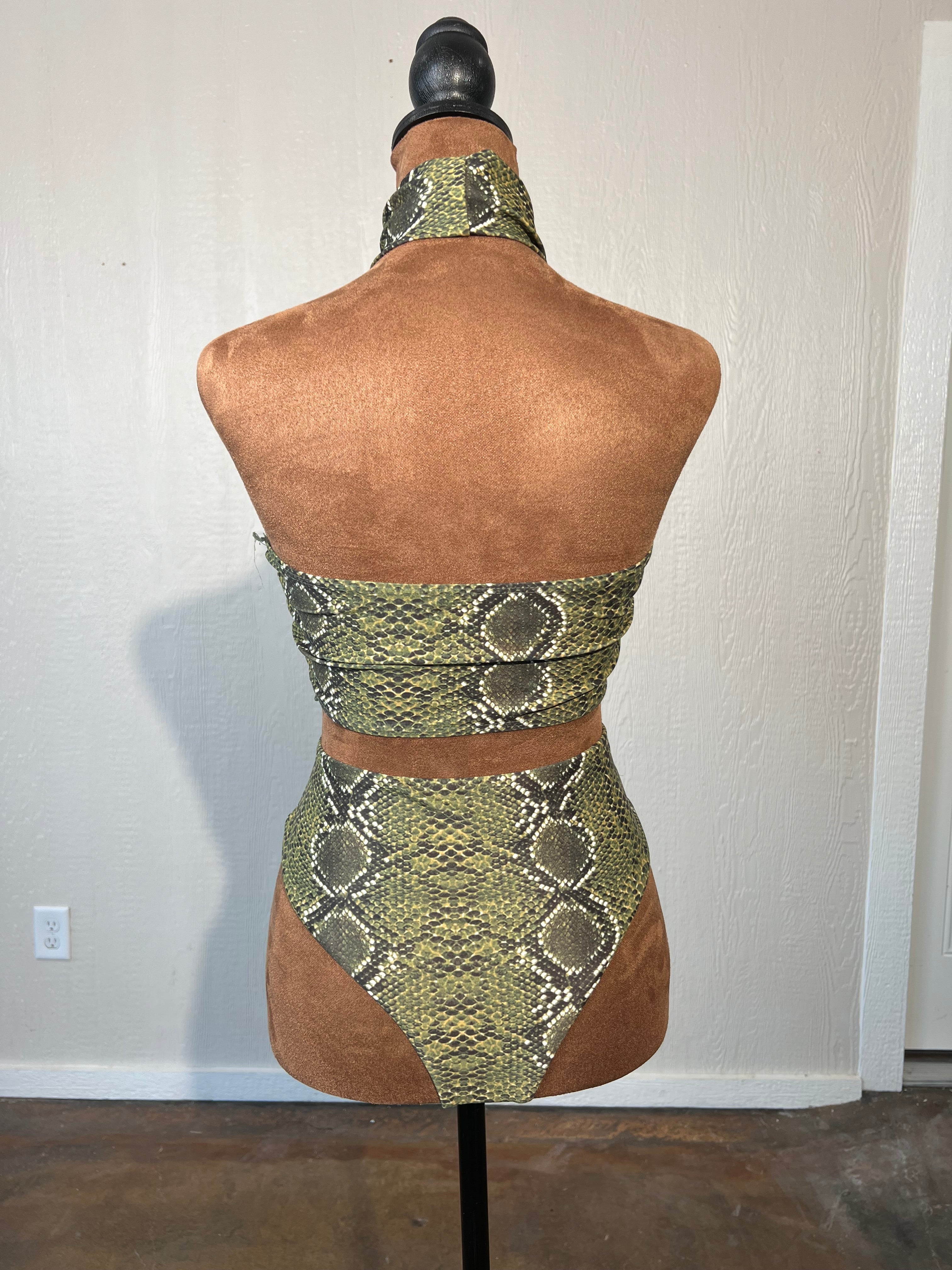 Amazon Fashion size small bikini GENTLY USED