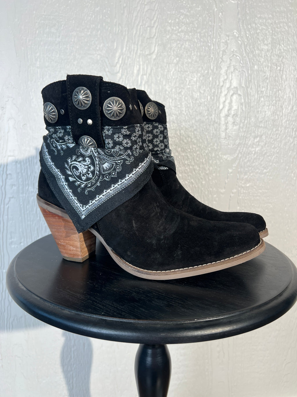 Dingo size 10 crazy bandida booties NWT