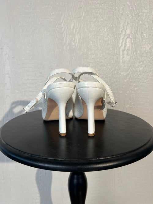 Amazon Fashion size 10 white heels GENTLY USED