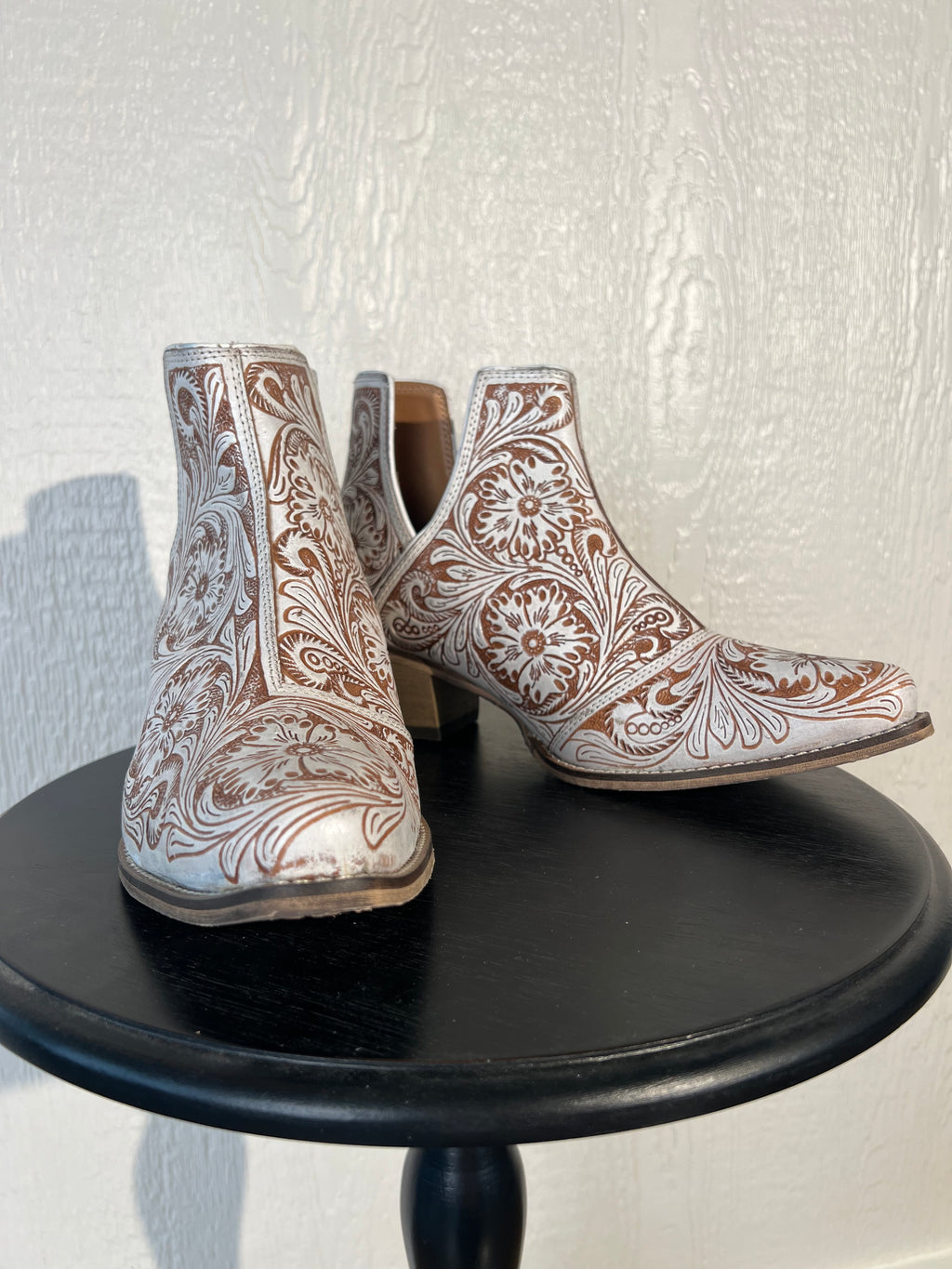 Myra size 10 white cowgirl booties NWOT