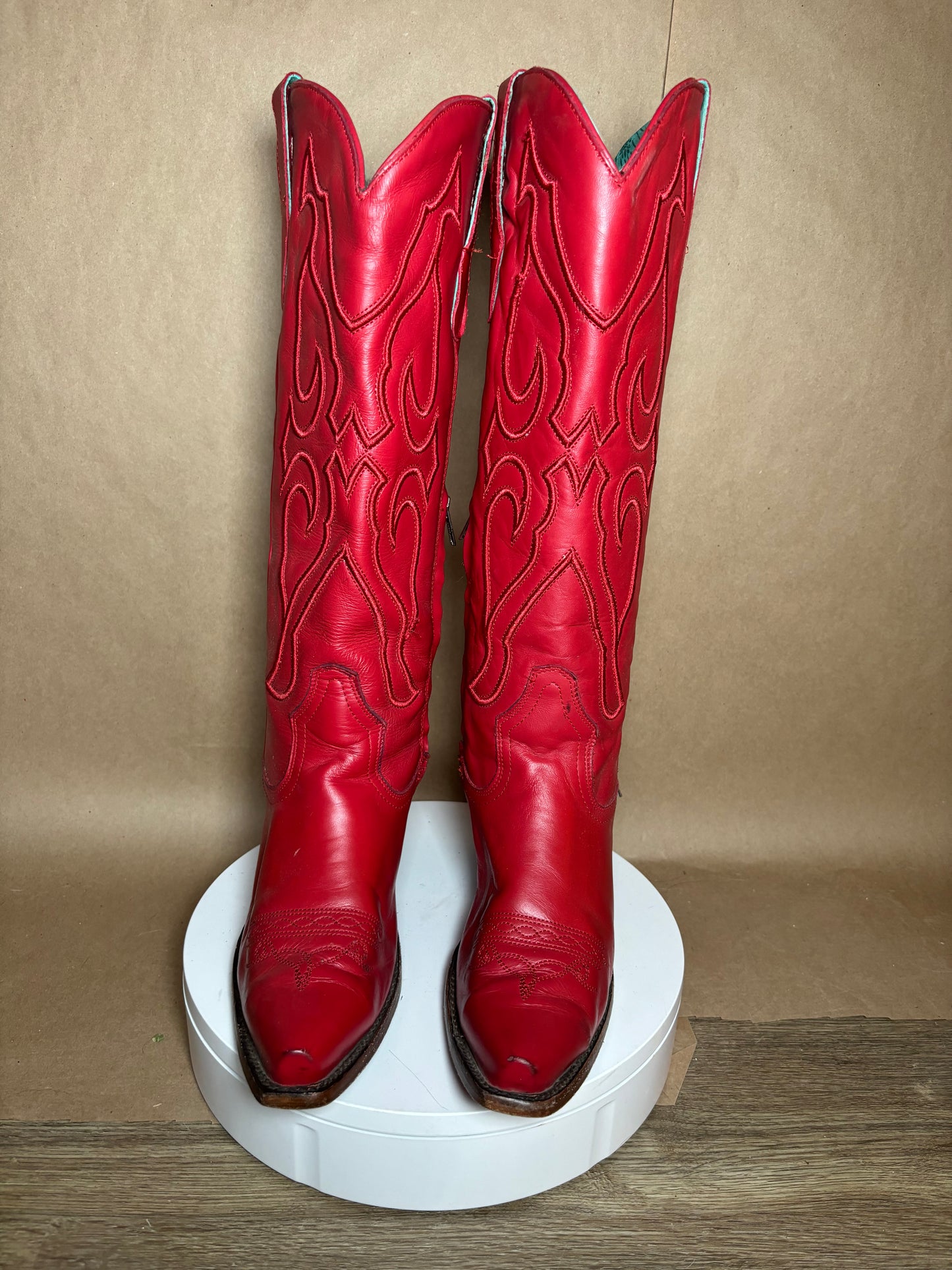 Corral size 10 Embroidery red snip toe boots GENTLY USED