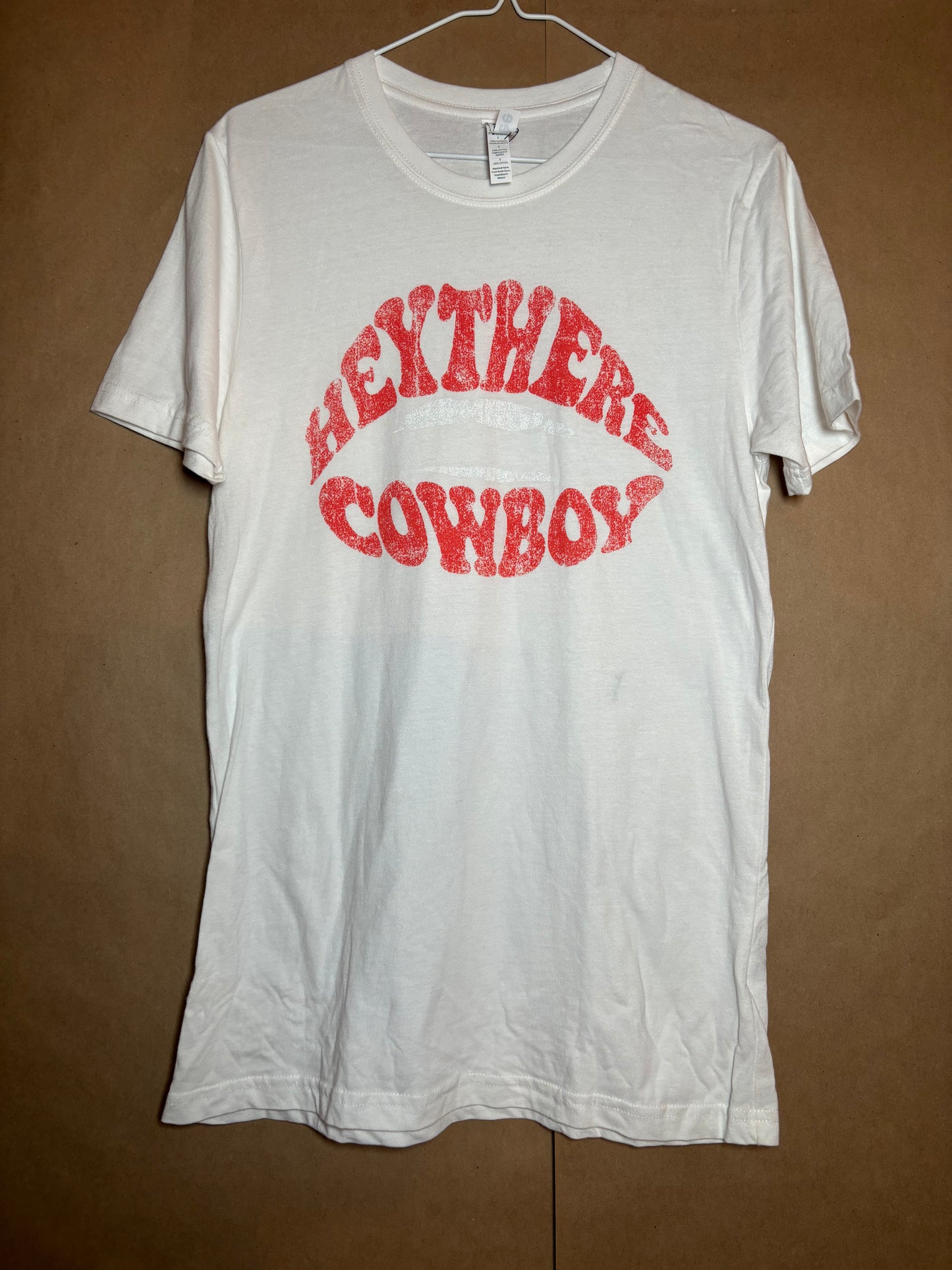 Hey there cowboy size small tee LIKE NEW