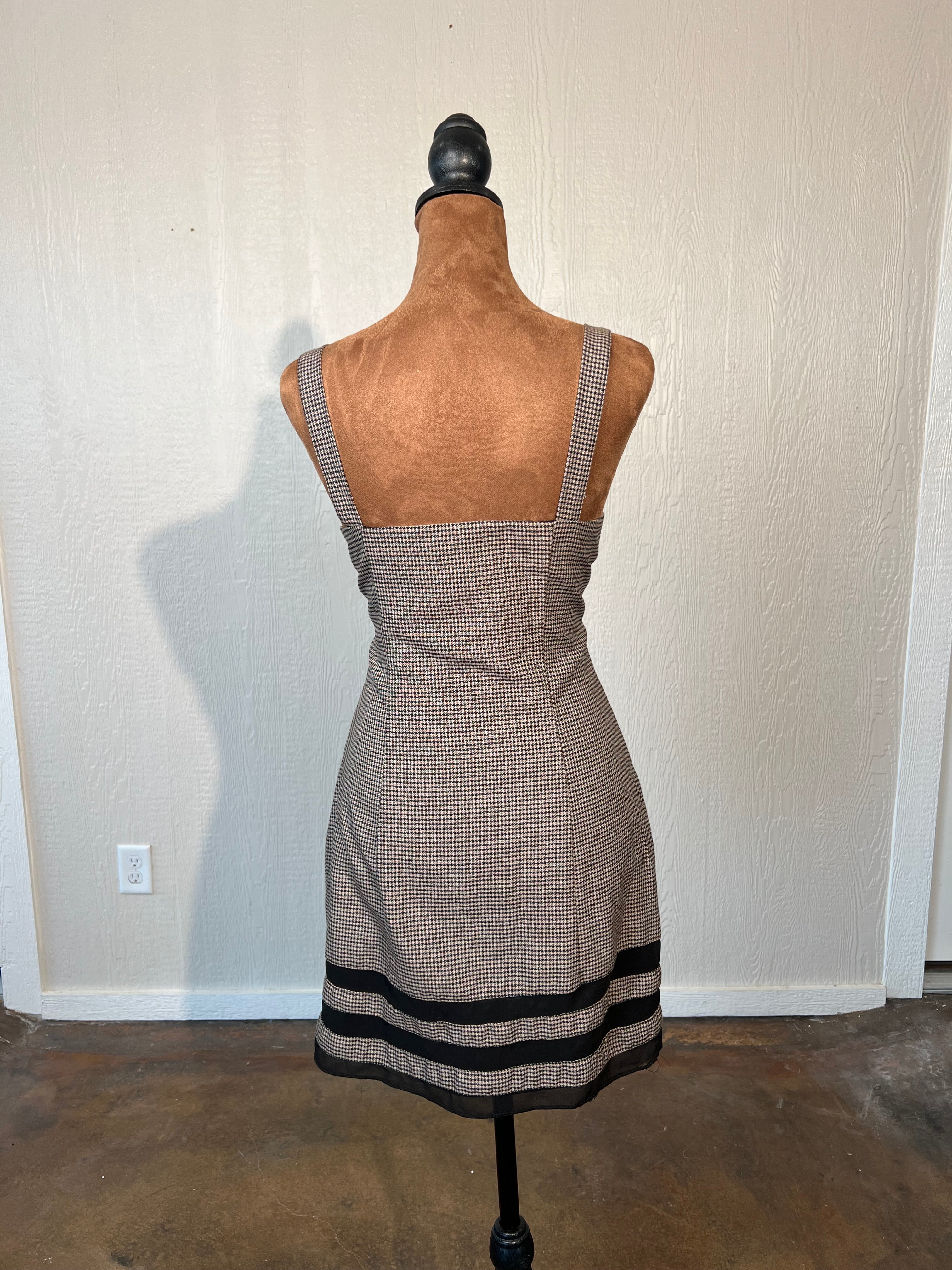 Forever 21 size medium dress GETNLY USED