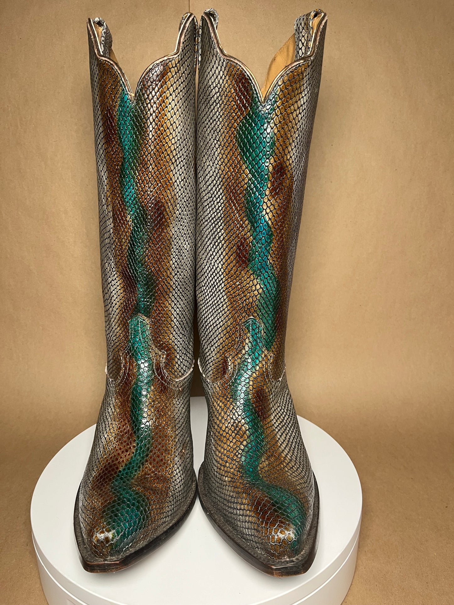 Idyllwind size 10 faux snakeskin boots LIKE NEW