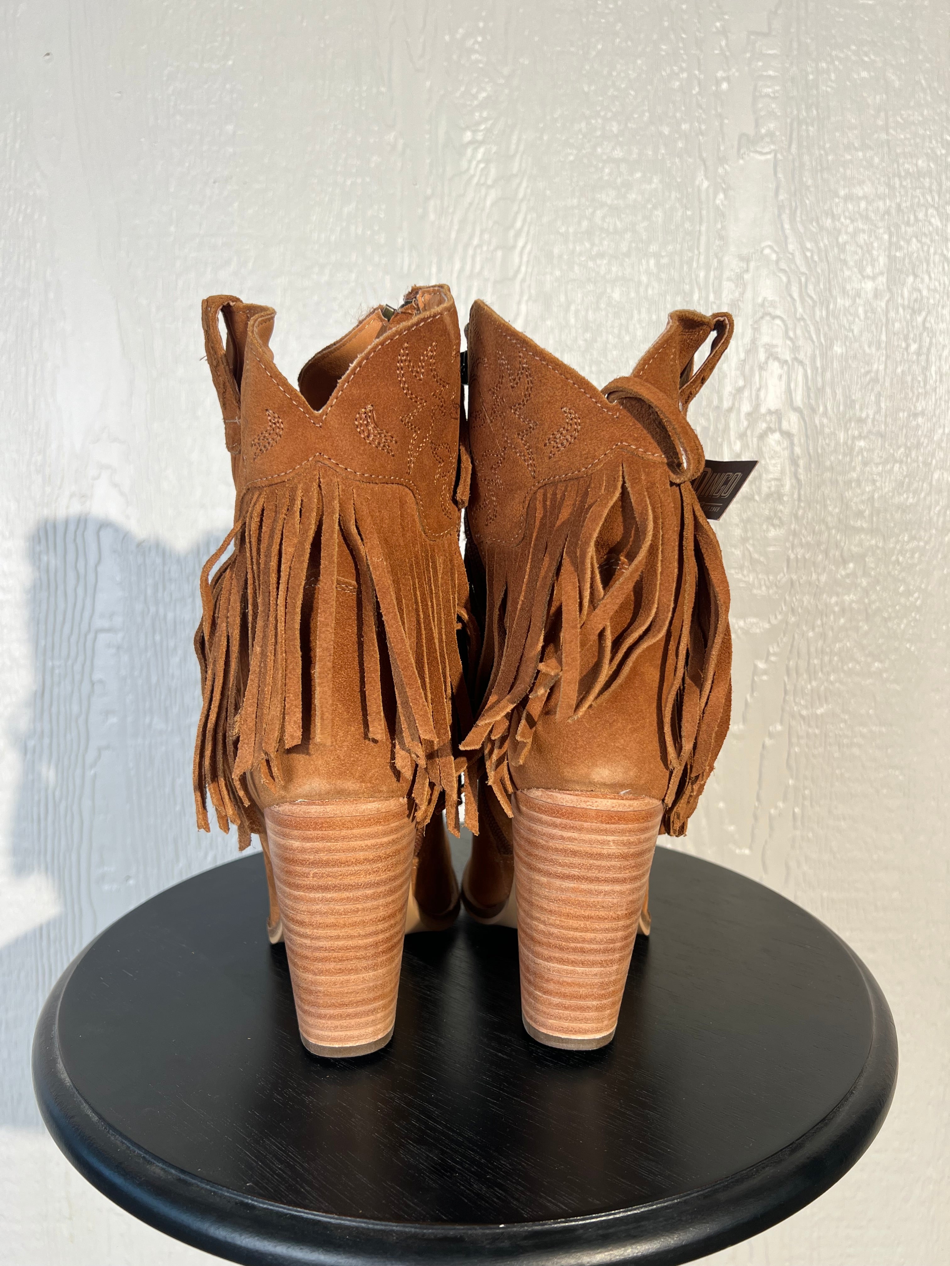 Dingo size 10 crazy train brown booties NWT