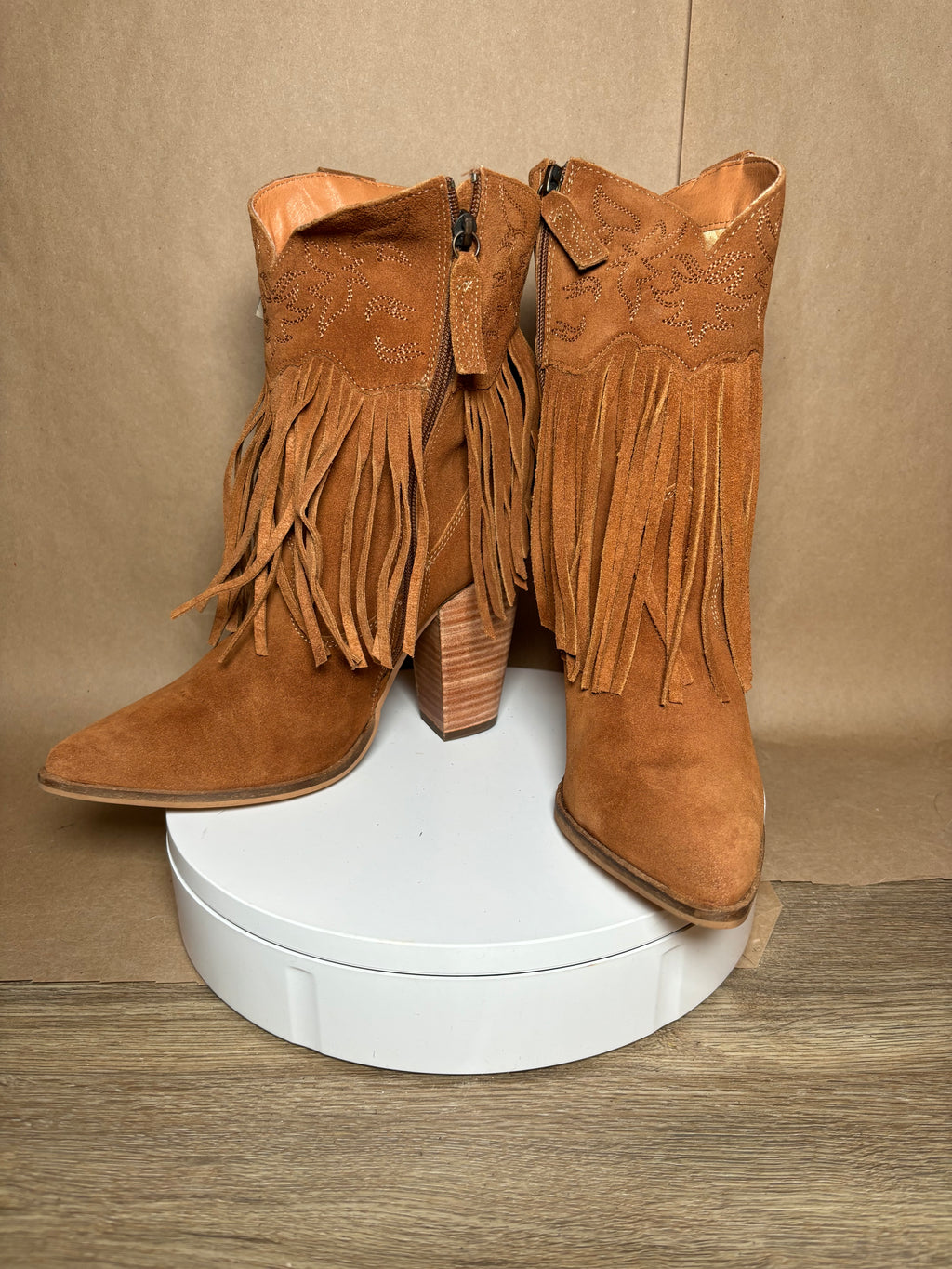 DINGO size 10 Crazy Train Camel Fringe boots NEW IN BOX