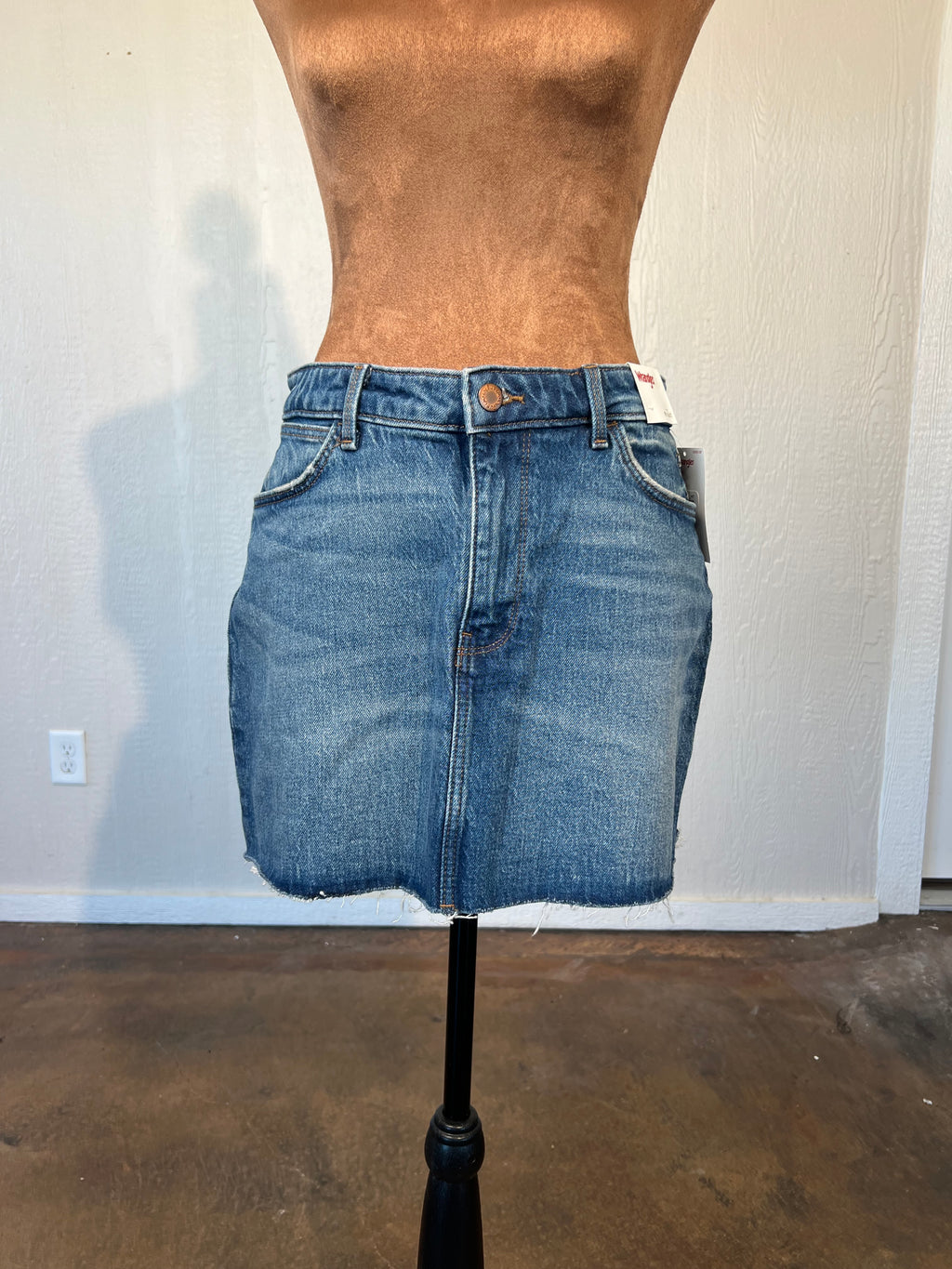 Wrangler size 4 (27") denim mini skirt NWT