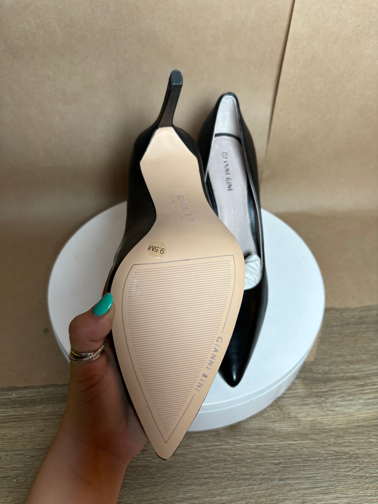 Gianni Bini size 9.5 pumps NEW IN BOX