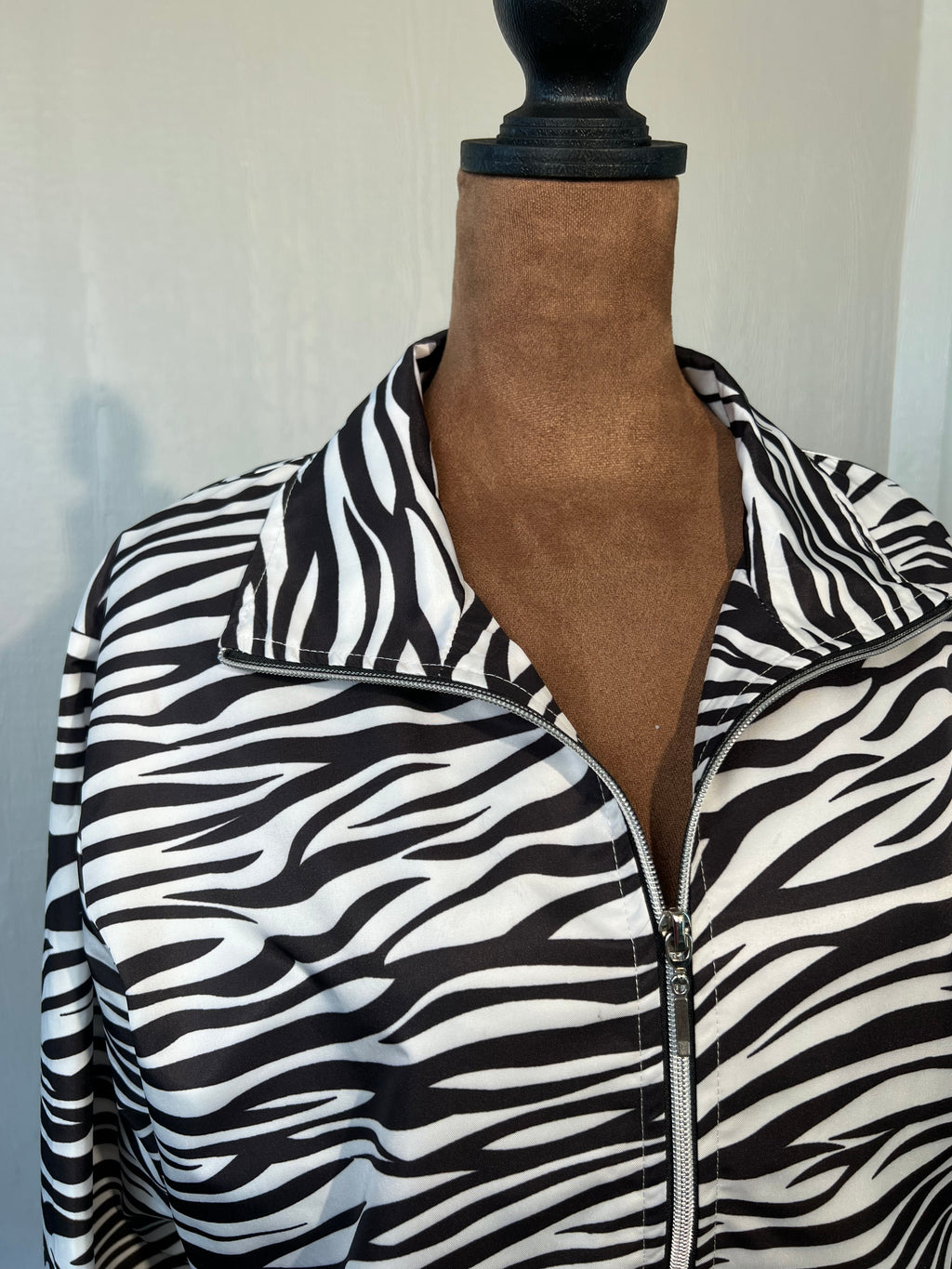 Pretty Little Thing size 6 cropped jacket LIKE NEW