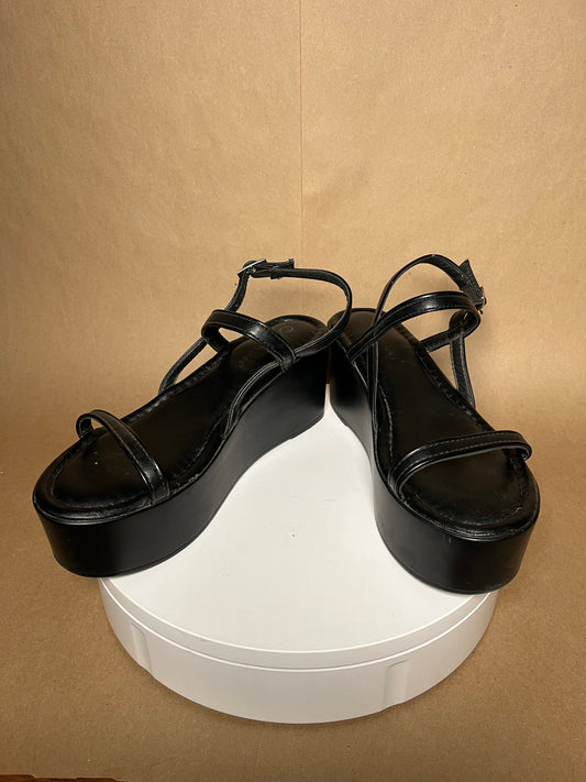 Stephan size 9 black flatform sandals USED