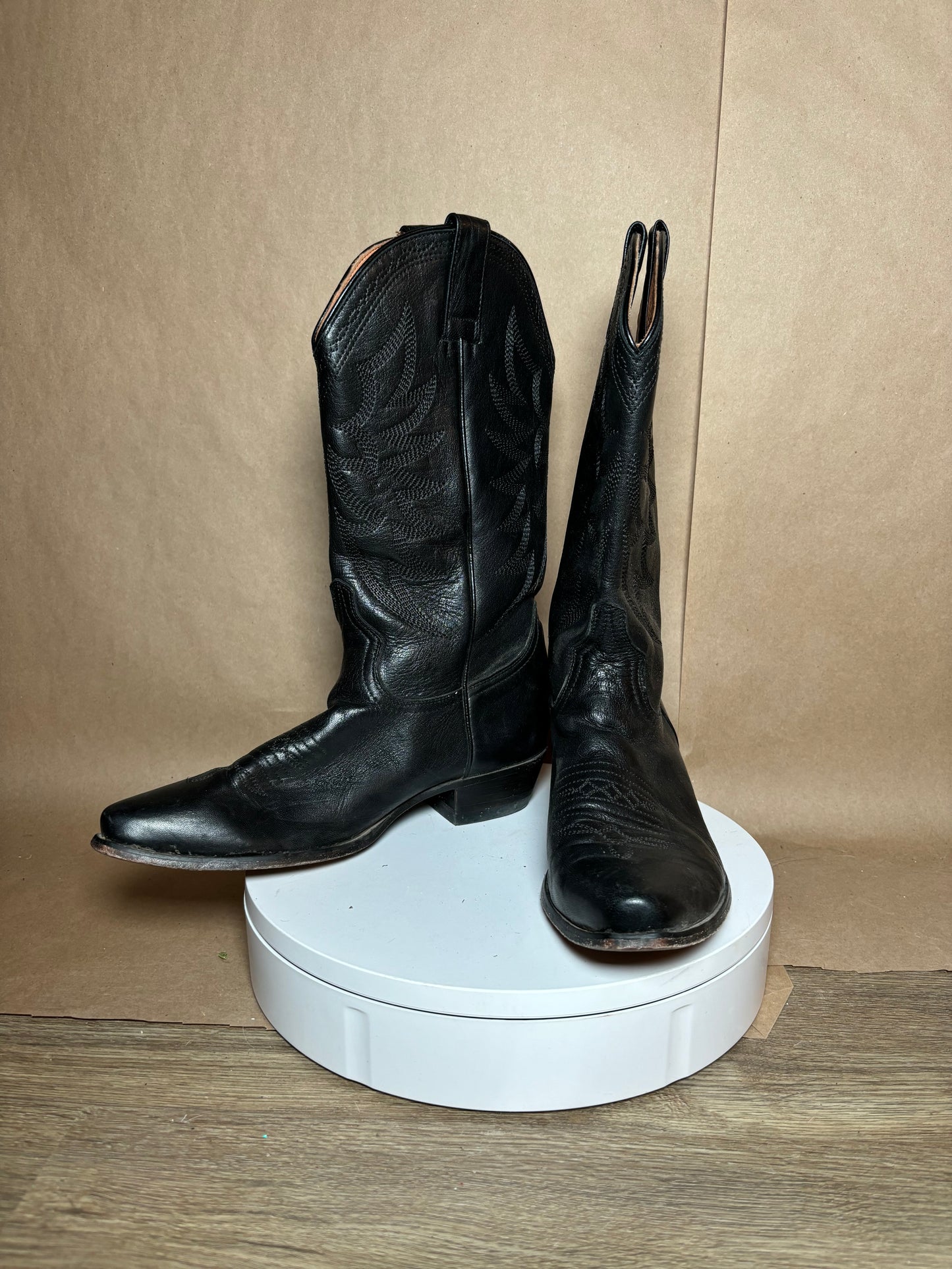 Shayanne size 9.5 simple black boots GENTLY USED