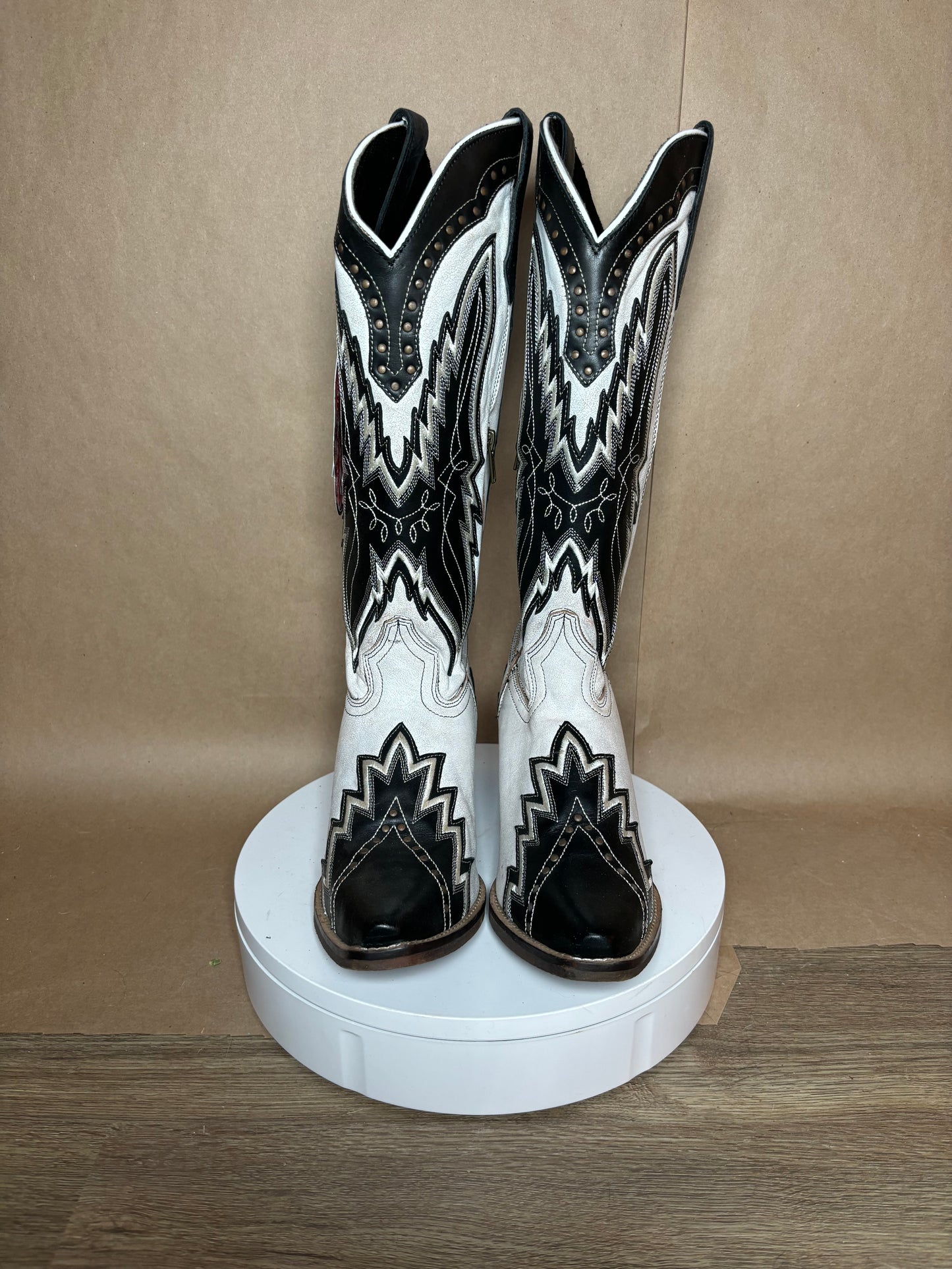 Laredo size 10 Shawnee boots NEW WITH TAGS