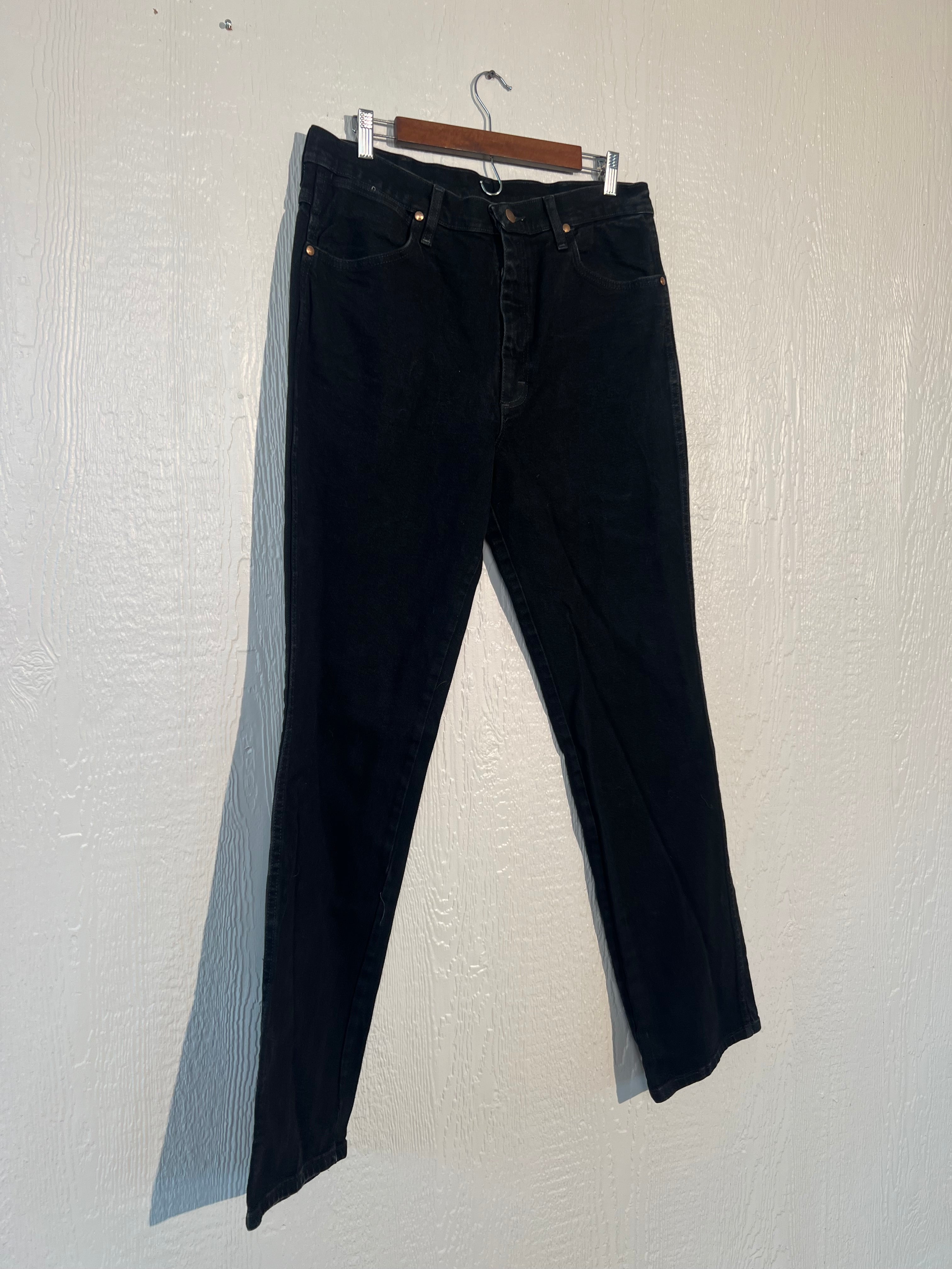 Wrangler MEN'S 34" x 34" jeans LIKE NEW