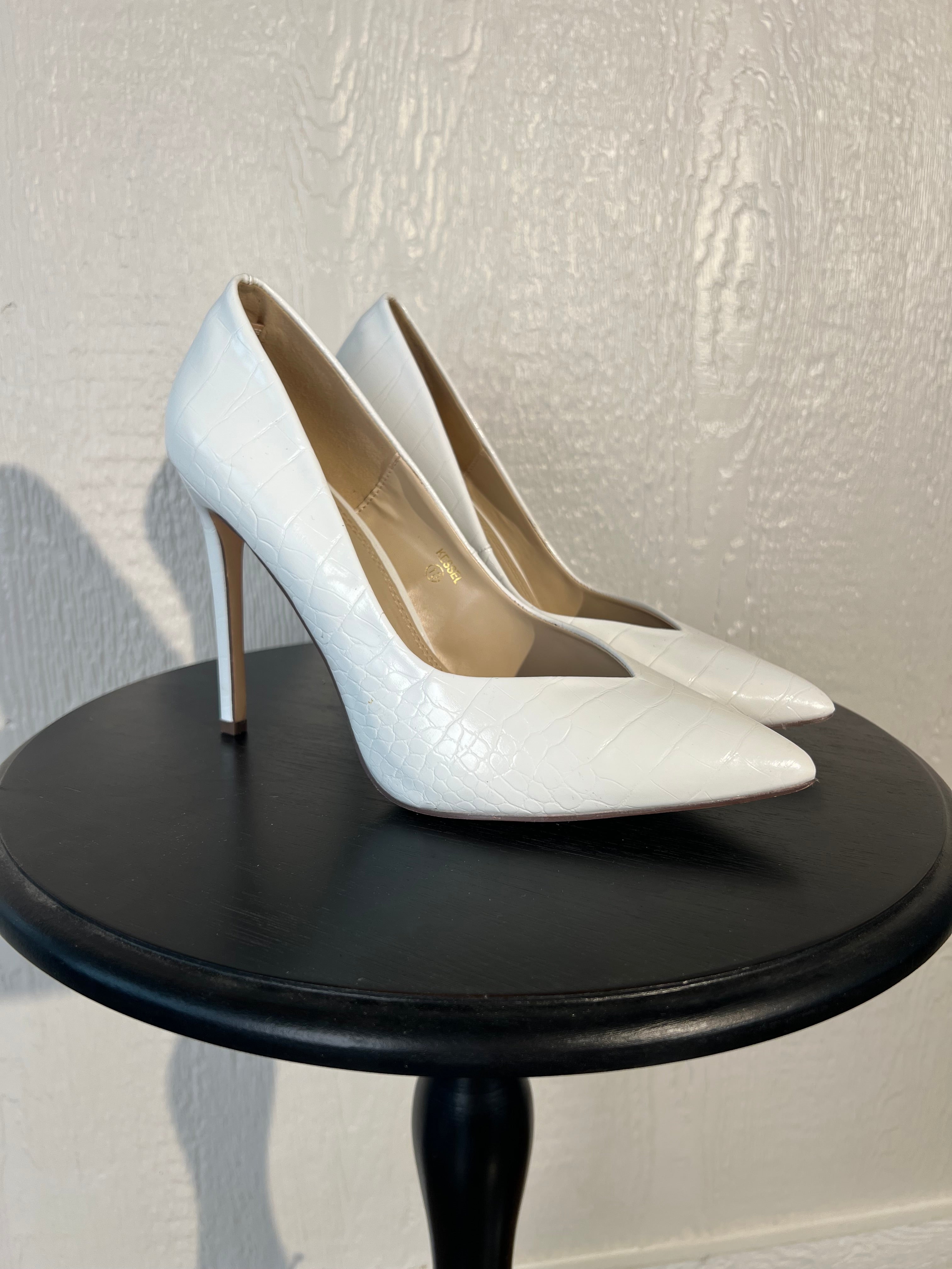 Fashion Nova size 10 white heels GENTLY USED