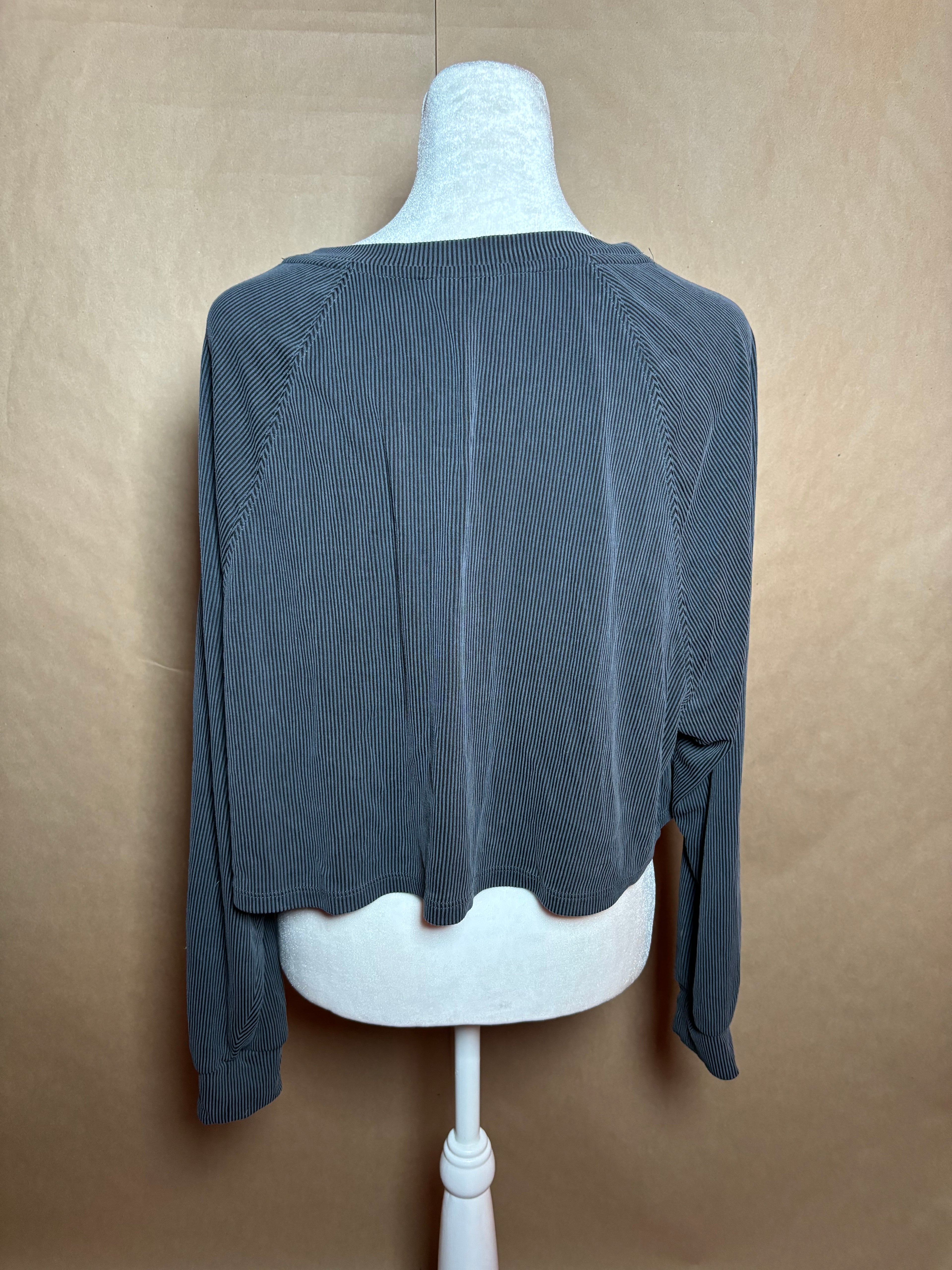 Victoria's secret size xsmall long sleeve crop top USED