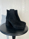 Vaneli size 9.5 black booties NWT