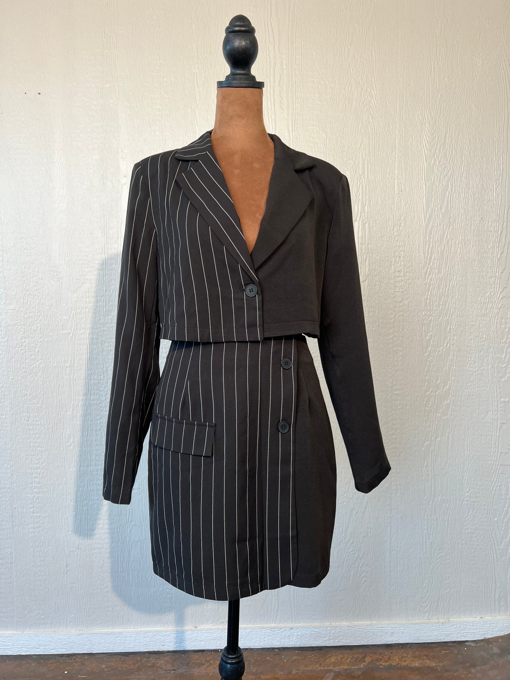 Timing size small cropped blazer/skirt set LIKE NEW