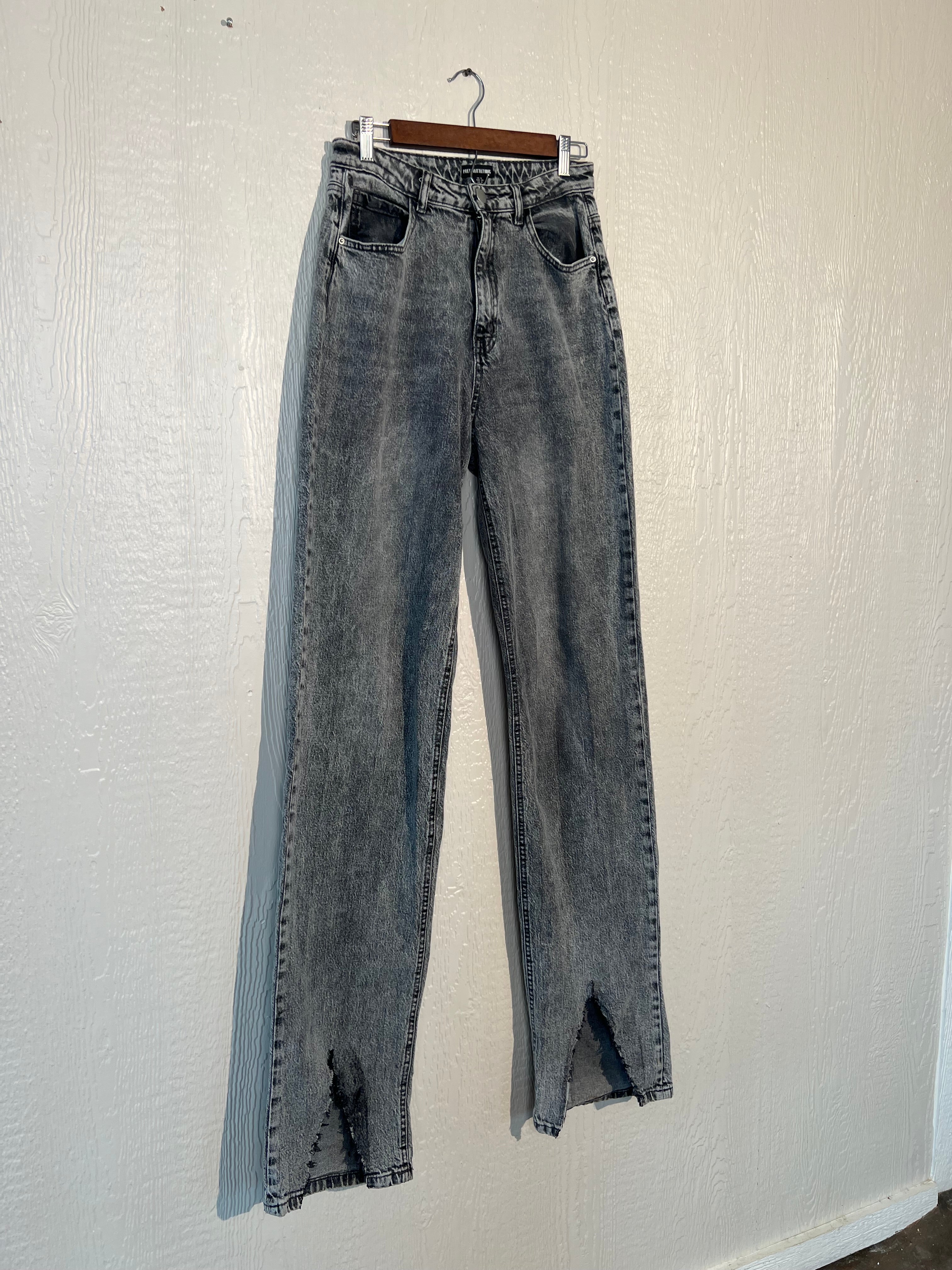 Pretty Little Thing size 28 x 40" jeans USED