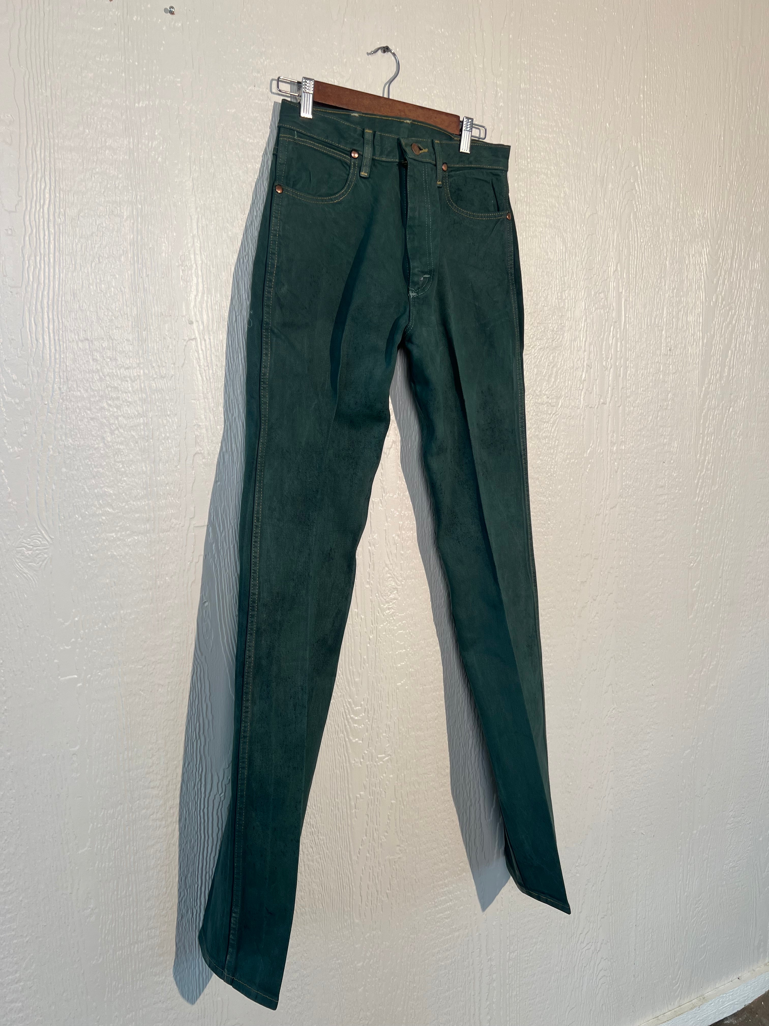 Wrangler size 28" x 38" green jeans USED