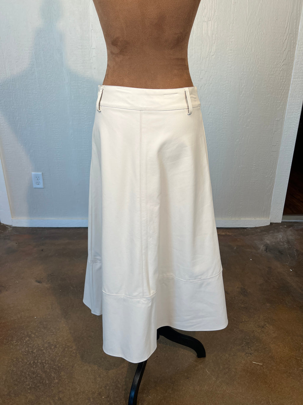 Haute Monde size small long faux leather skirt LIKE NEW
