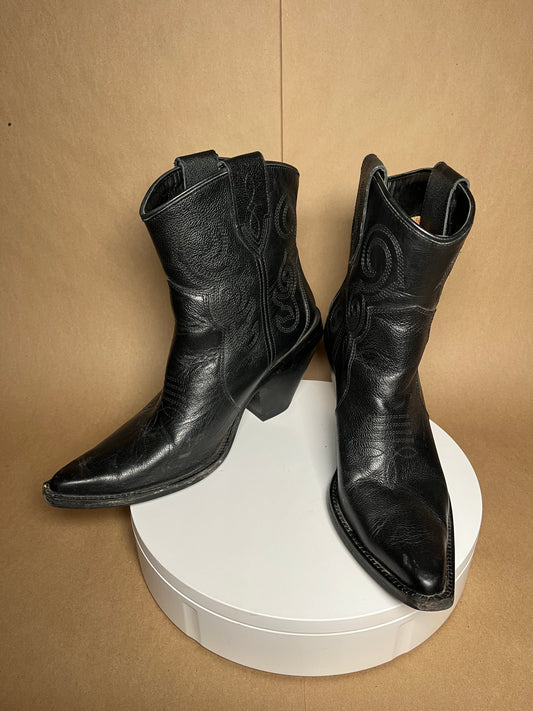 Dingo size 10 black pretty n prissy boots GENTLY USED