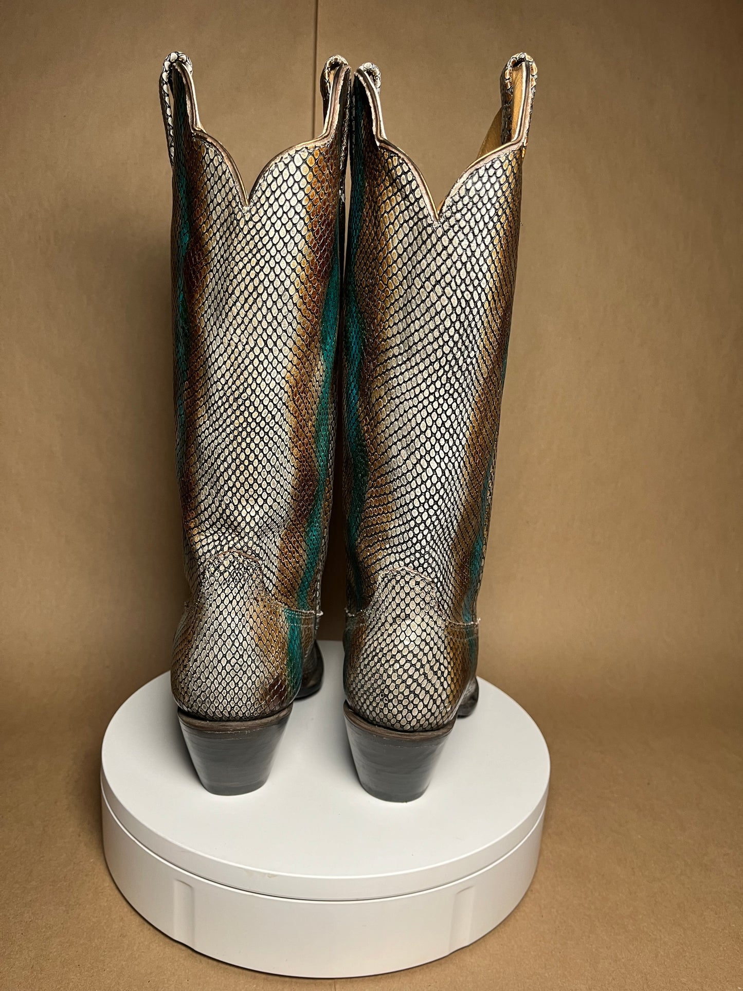 Idyllwind size 10 faux snakeskin boots LIKE NEW