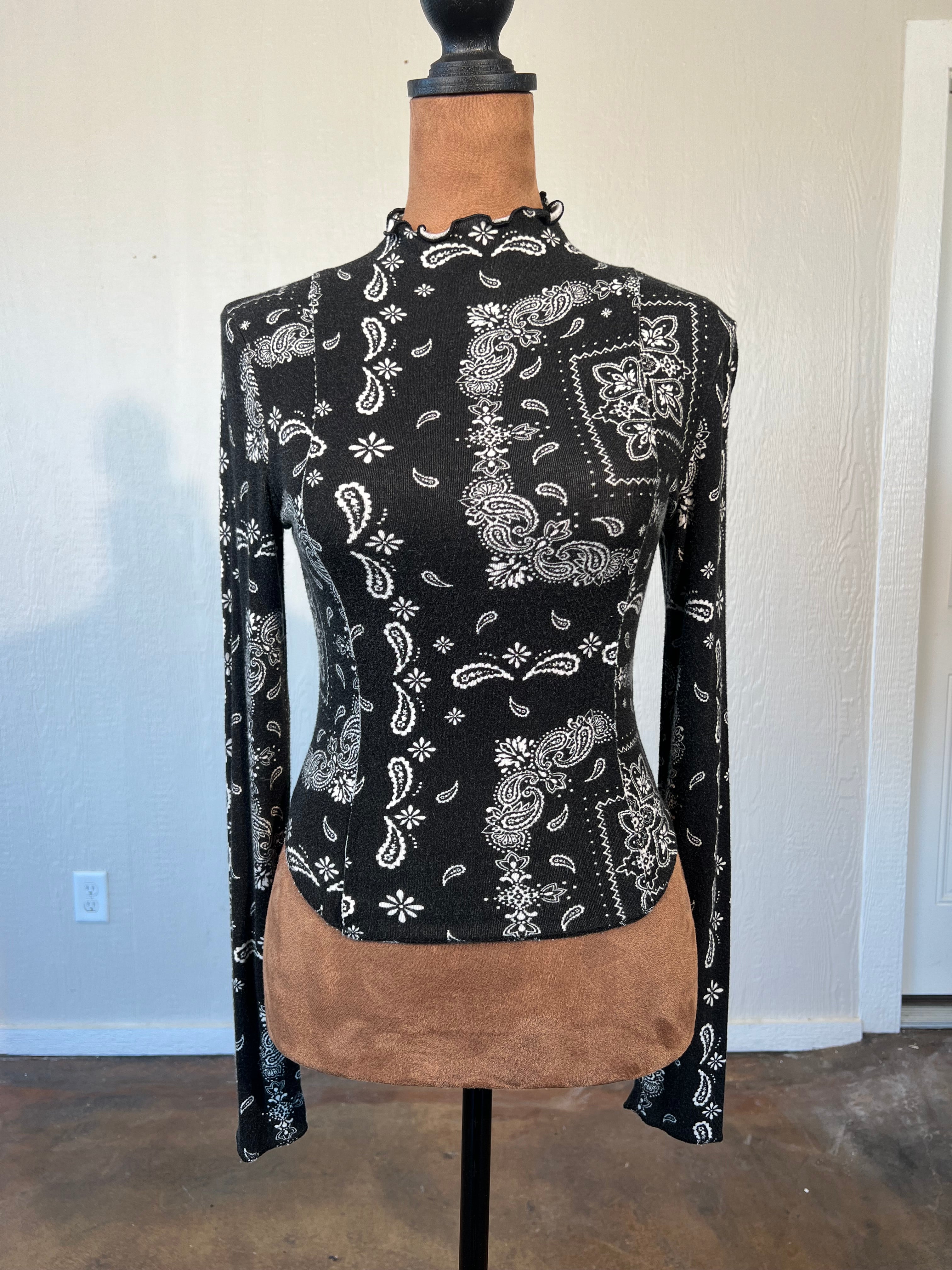 Forver 21 size small long sleeve blouse USED