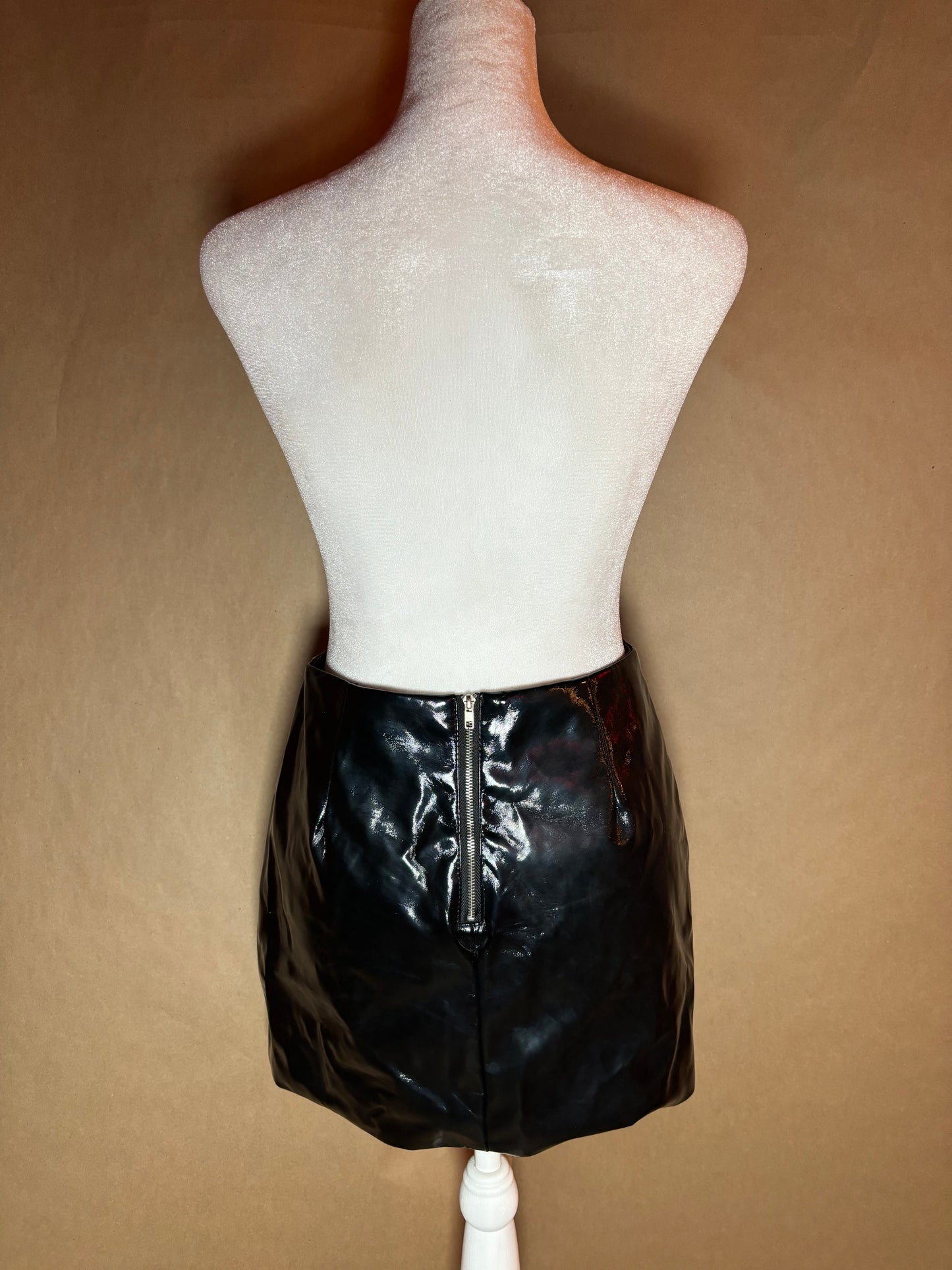 Forever 21 size small faux leather skirt LIKE NEW