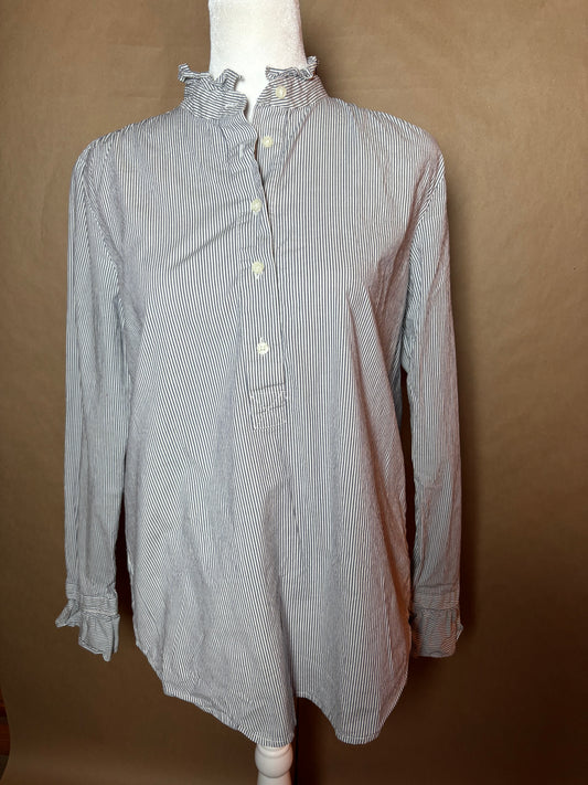 Ann Taylor size small button up USED