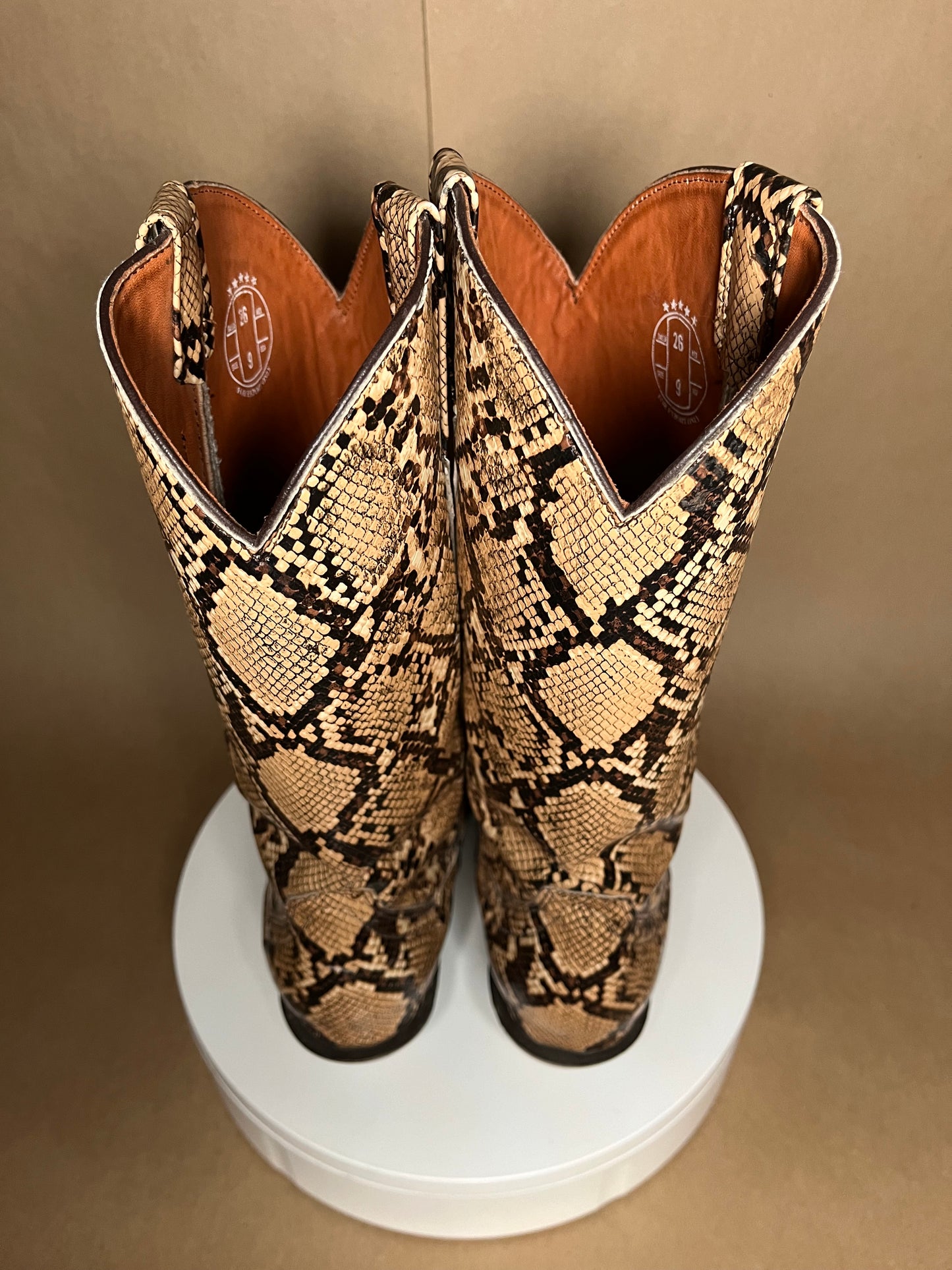 Republic of Texas size 9 faux python cowboy boots USED