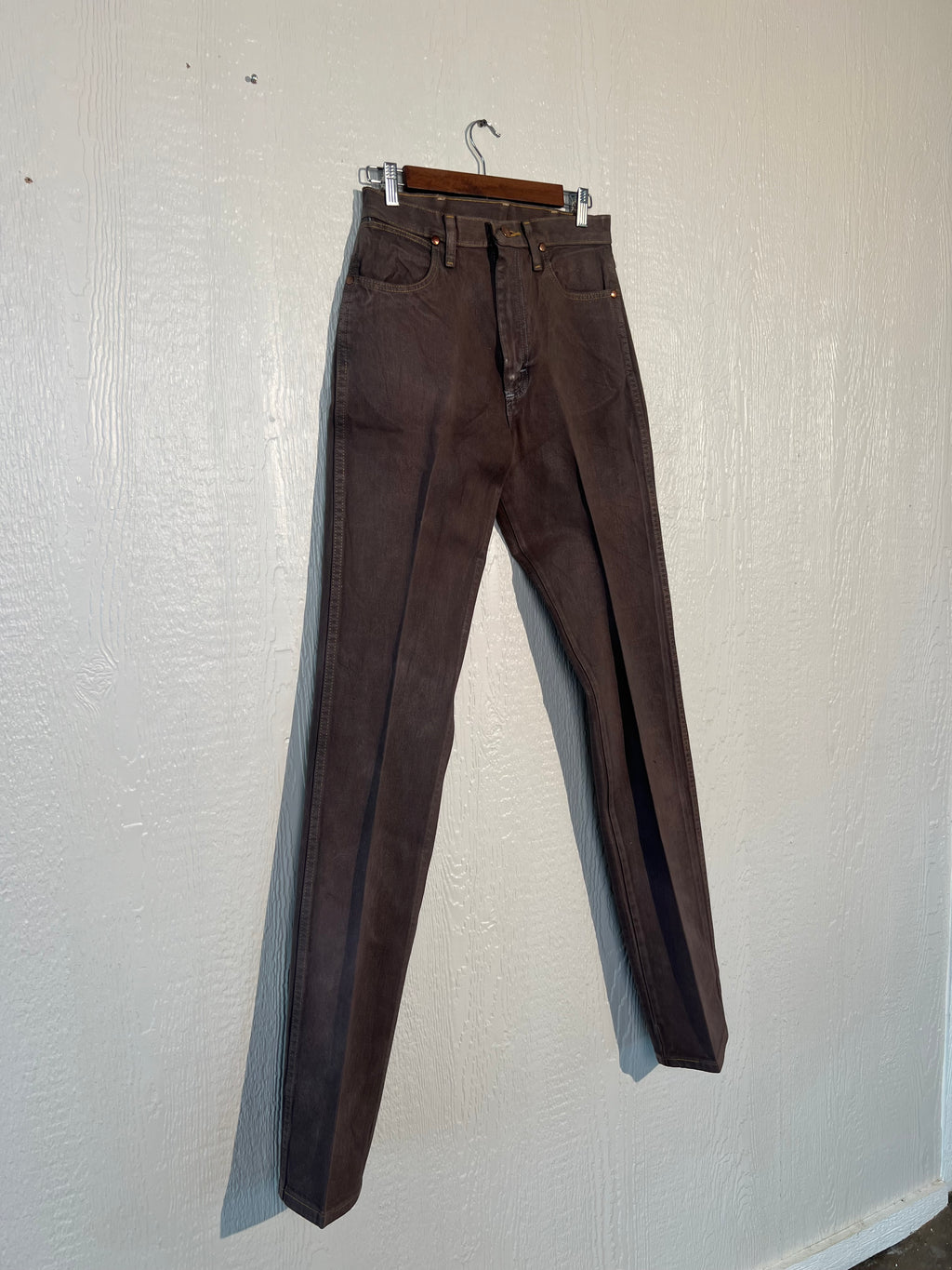 Wrangler size 28" x 38" brown jeans USED