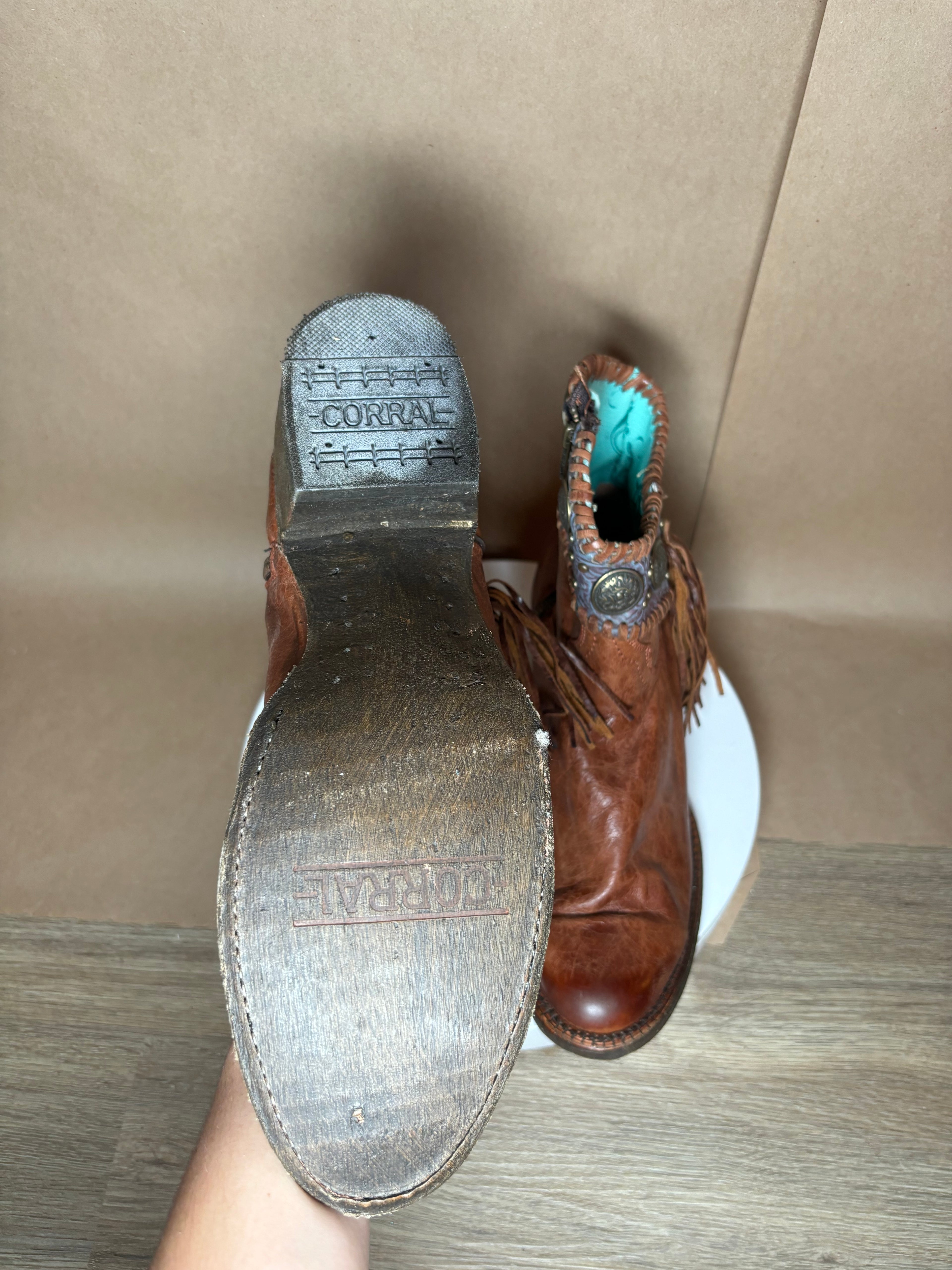 Corral size 10  A3196 fringe booties LIKE NEW