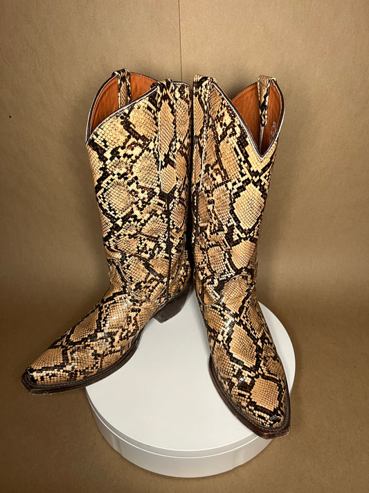 Republic of Texas size 9 faux python cowboy boots USED