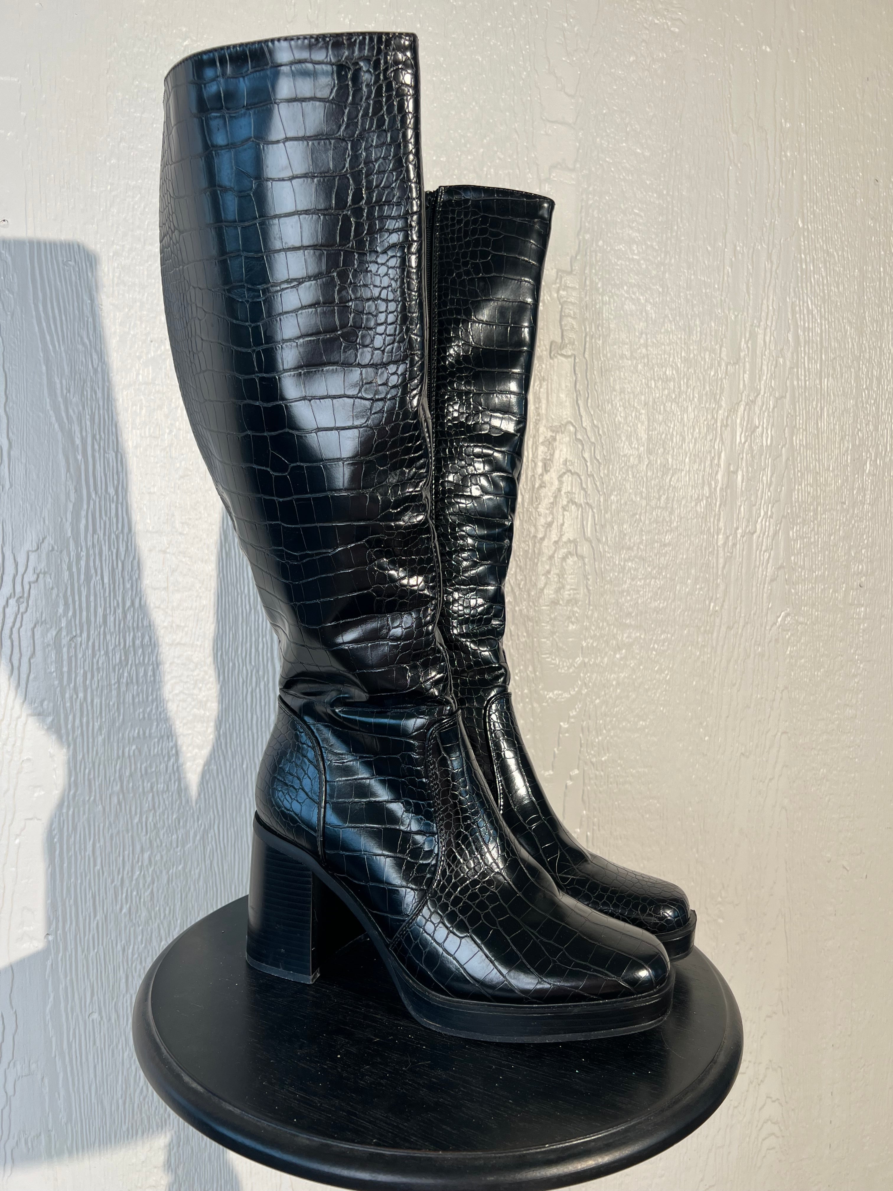 Pretty Little Thing size 10 black go go boots GENTLY USED