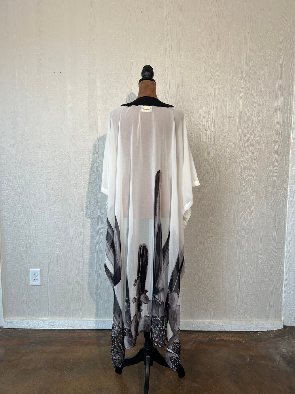 HOOEY O/S kimono NWT