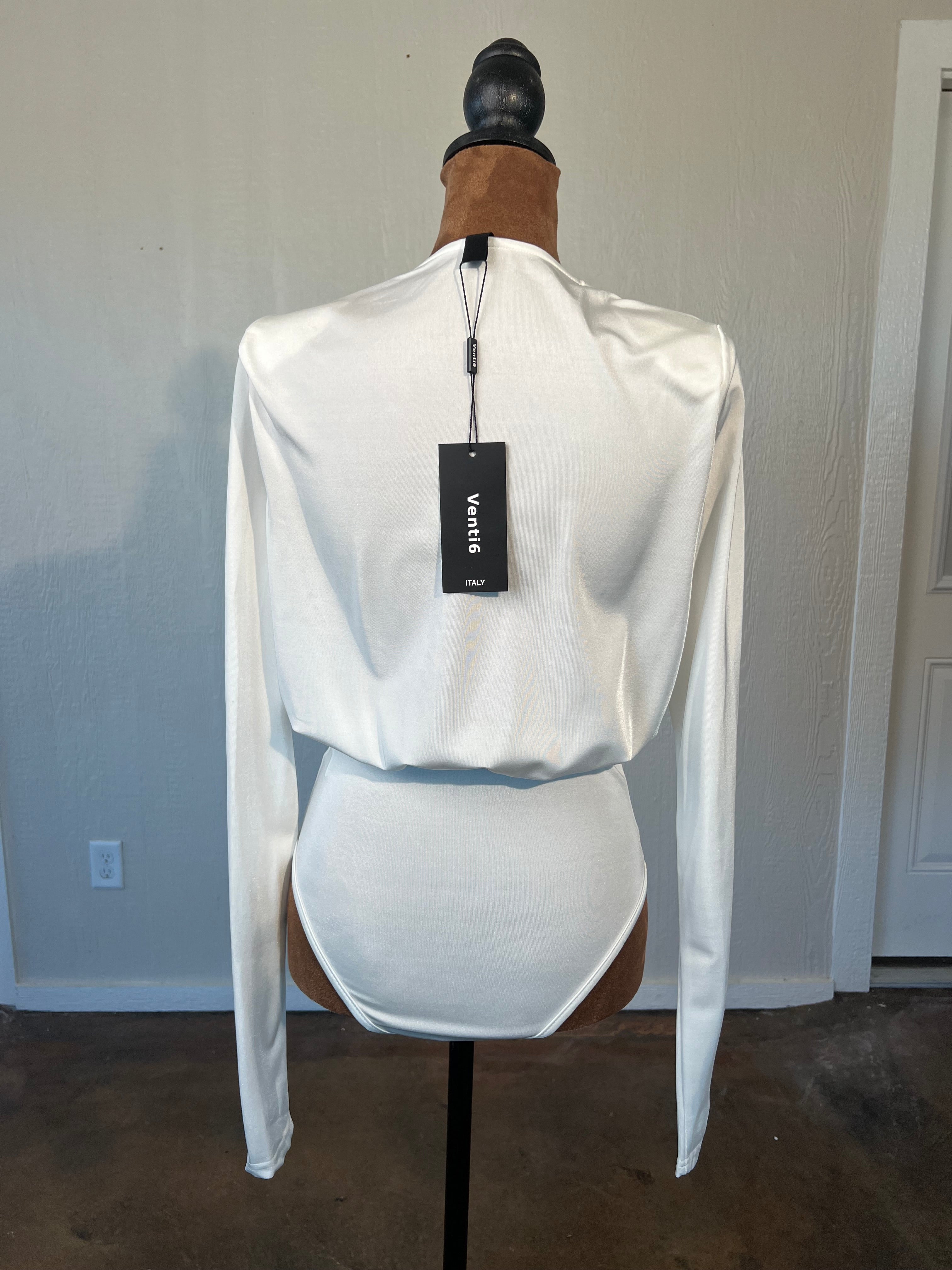 Reoria size small body suit LIKE NEW