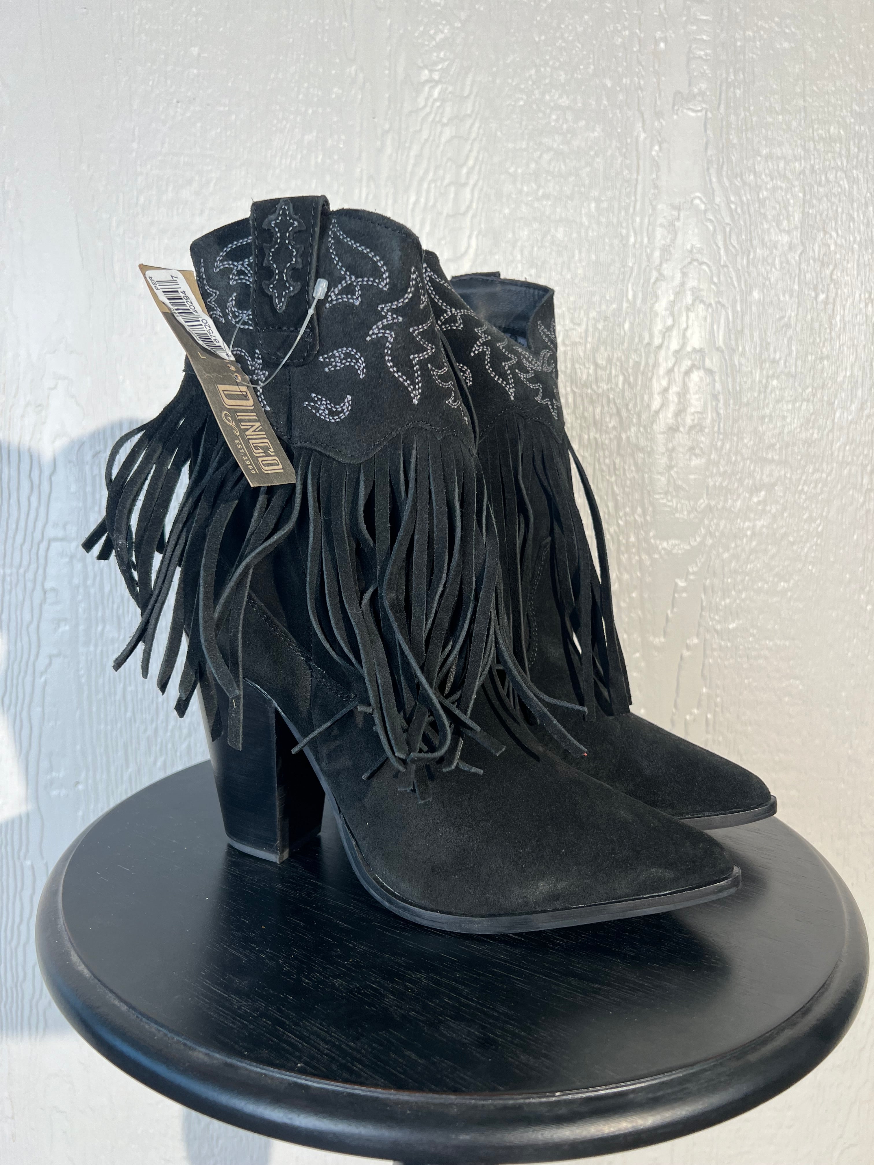 Dingo size 10 crazy train black booties NWT