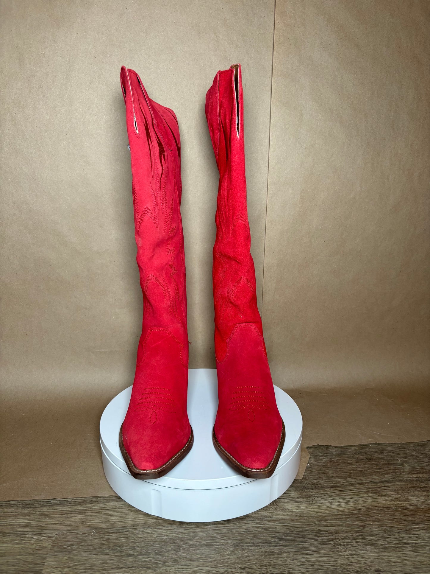 DINGO size 10 red Thunder Road boots NEW IN BOX